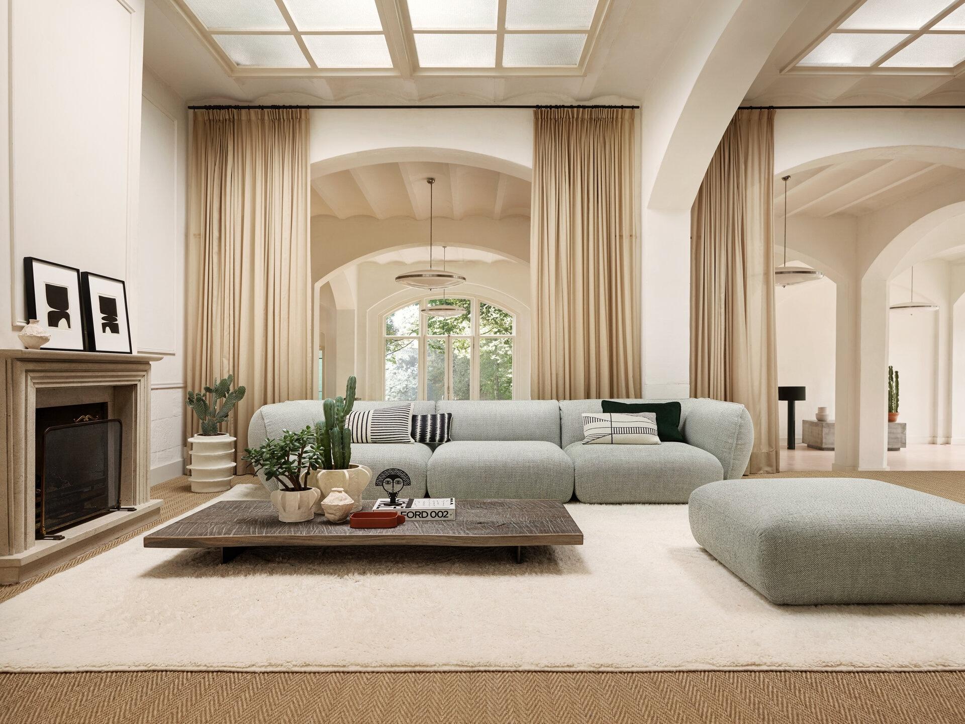 https://a.1stdibscdn.com/customizable-freifrau-mia-modular-sofa-by-ilja-huber-for-sale-picture-9/f_44652/f_466884021758134555332/Mia_Modular_Sofa_Freifrau__master.jpg