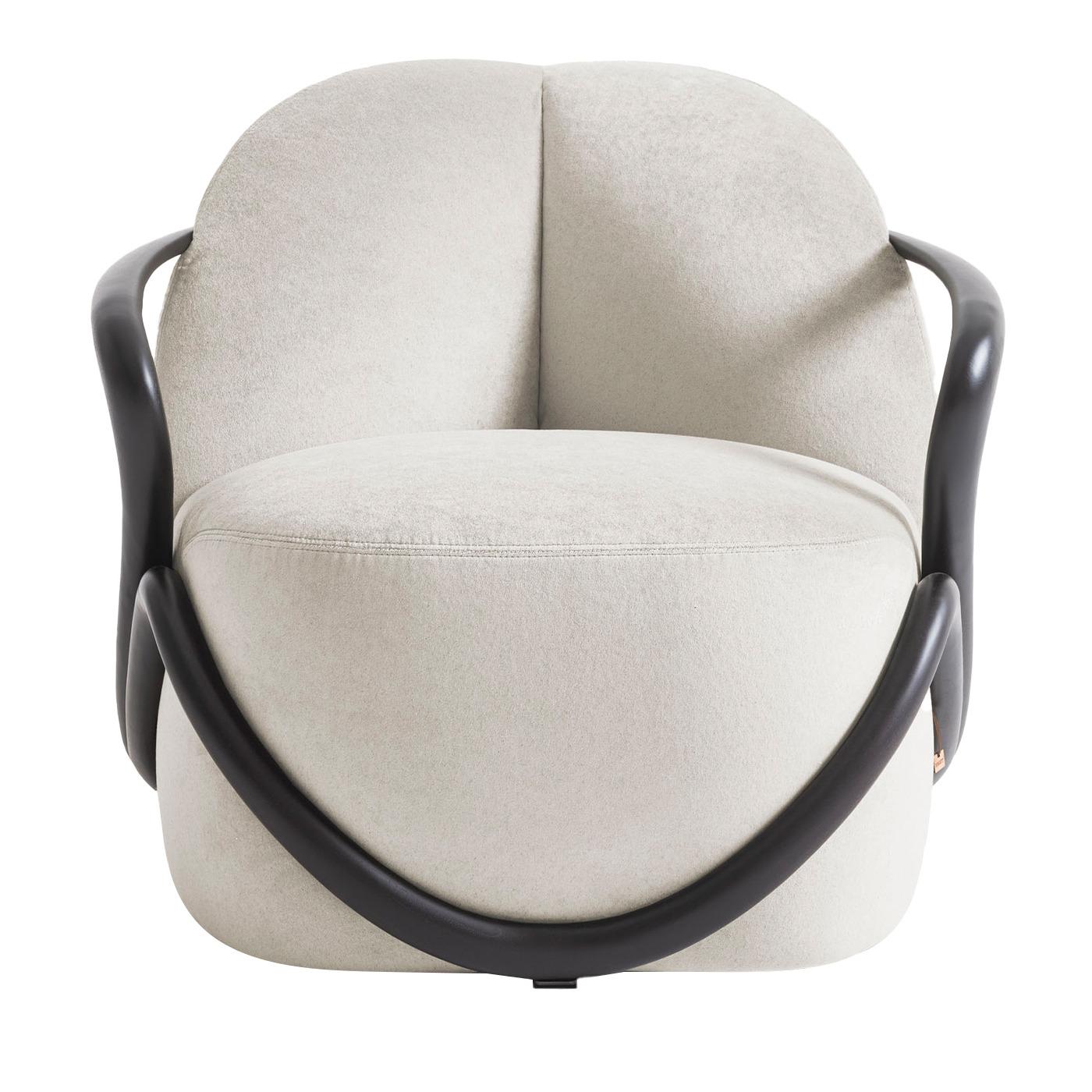 https://a.1stdibscdn.com/hug-armchair-by-giorgetti-for-sale-picture-4/f_17062/f_439674921741597312625/MicrosoftTeams_image_119__master.jpeg