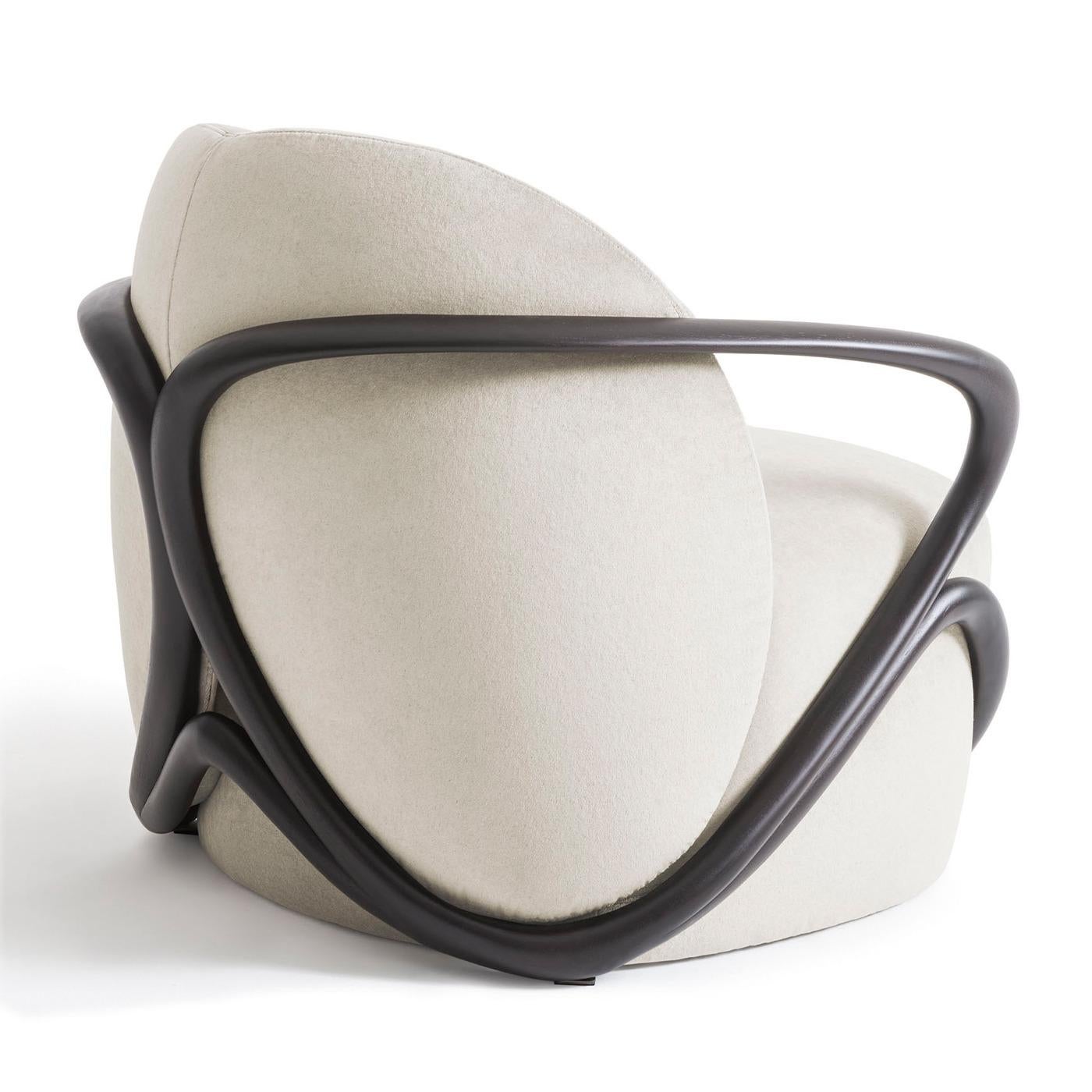 https://a.1stdibscdn.com/hug-armchair-by-giorgetti-for-sale-picture-3/f_17062/f_439674921741597283087/MicrosoftTeams_image_120__master.jpeg