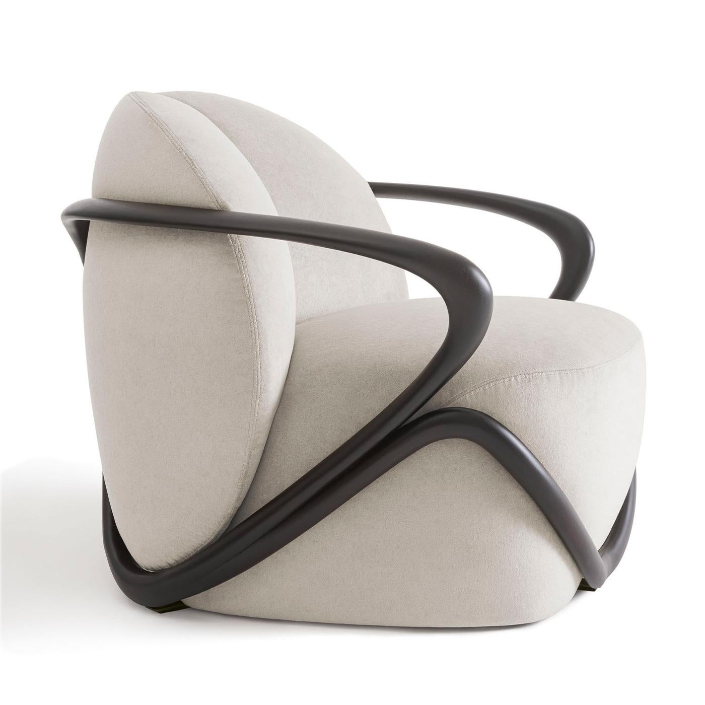 https://a.1stdibscdn.com/hug-armchair-by-giorgetti-for-sale-picture-6/f_17062/f_439674921741597393284/MicrosoftTeams_image_121__master.jpeg