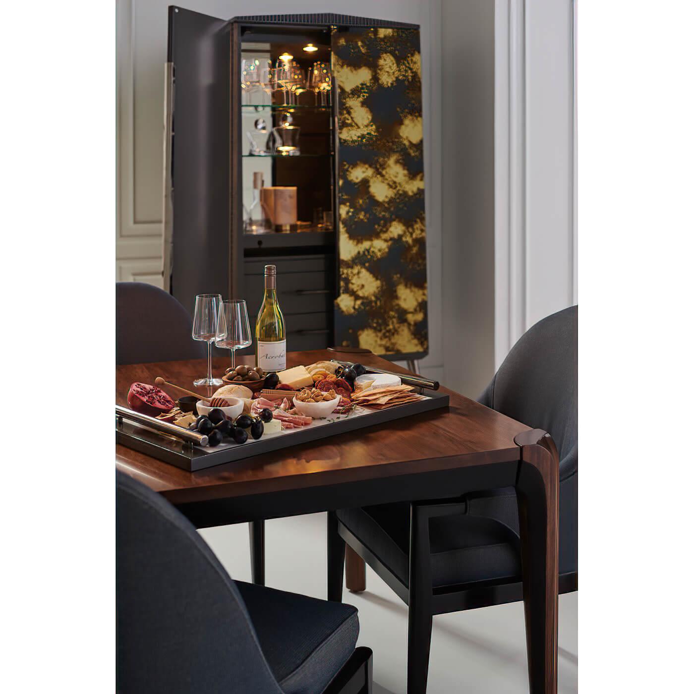 https://a.1stdibscdn.com/mid-century-modern-walnut-extending-dining-table-for-sale-picture-5/f_8038/f_309456821666321625931/MidCenturyModernWalnutExtendingDiningTable_5_master.jpg
