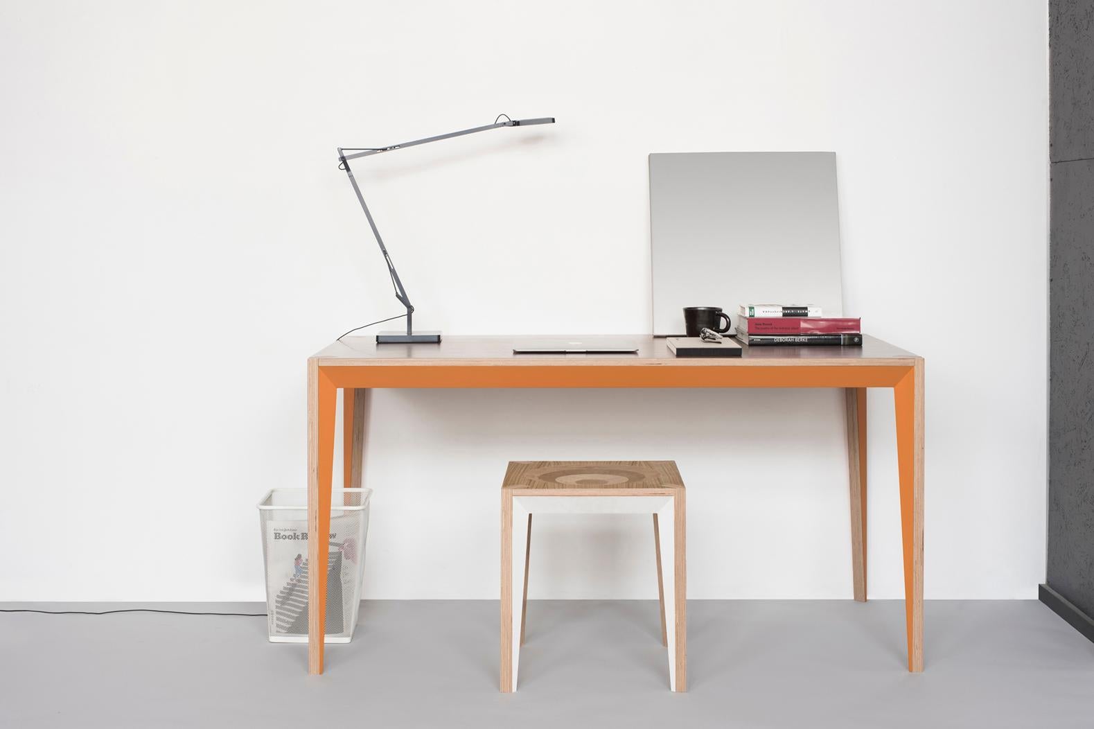 https://a.1stdibscdn.com/walnut-orange-mimi-table-by-miduny-made-in-italy-for-sale-picture-3/f_42172/f_126870611542171699986/Miduny_MiMiTable3_master.jpg