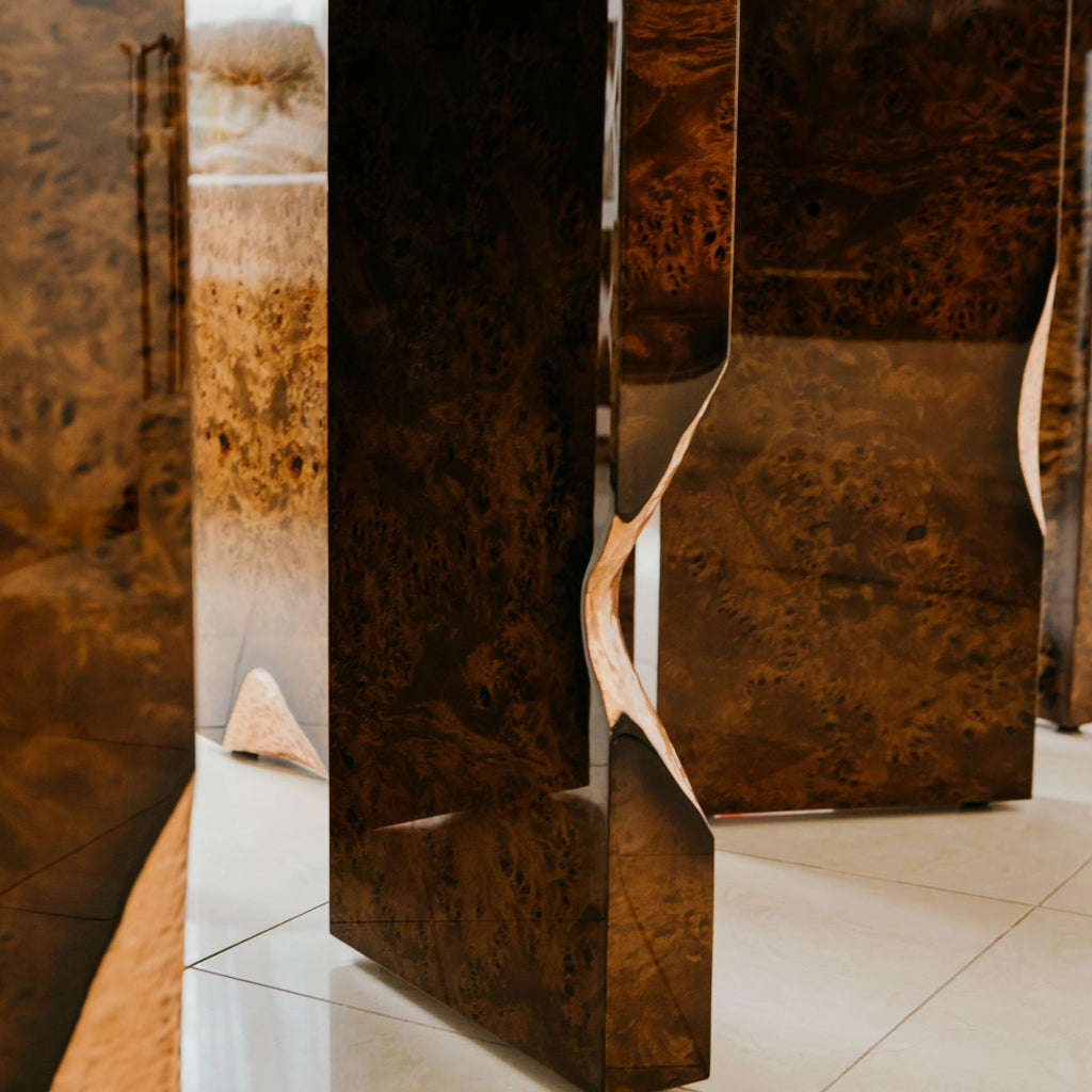 https://a.1stdibscdn.com/exclusive-dining-table-with-poplar-roots-hand-hammered-copper-inlays-for-sale-picture-9/f_55202/f_216558921606997103581/Milan_closeup5_master.jpg