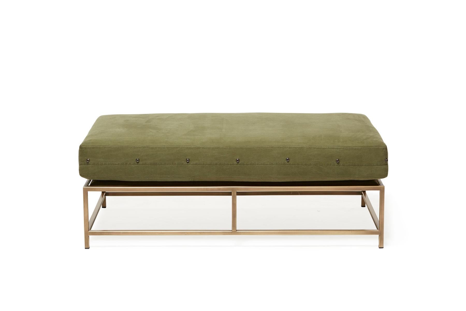 https://a.1stdibscdn.com/military-canvas-antique-brass-two-seat-sofa-bench-for-sale-picture-4/f_24923/f_140889111553112629555/MilitaryCanvas_AntiqueBrass_Bench_2_web_master.jpg