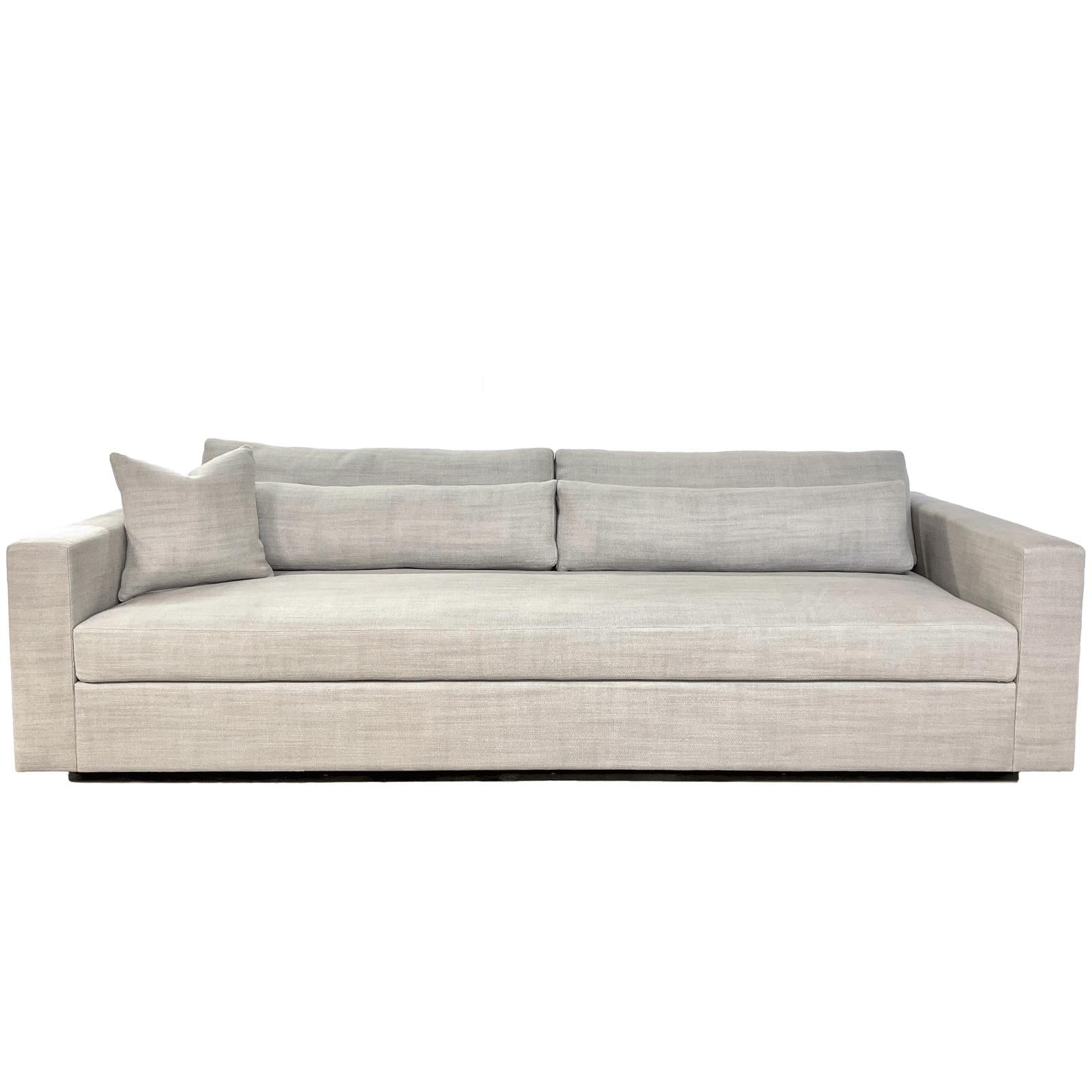https://a.1stdibscdn.com/model-one-sofa-for-sale-picture-2/f_78732/f_319247421672075470827/Model_one_slim_G_master.jpg