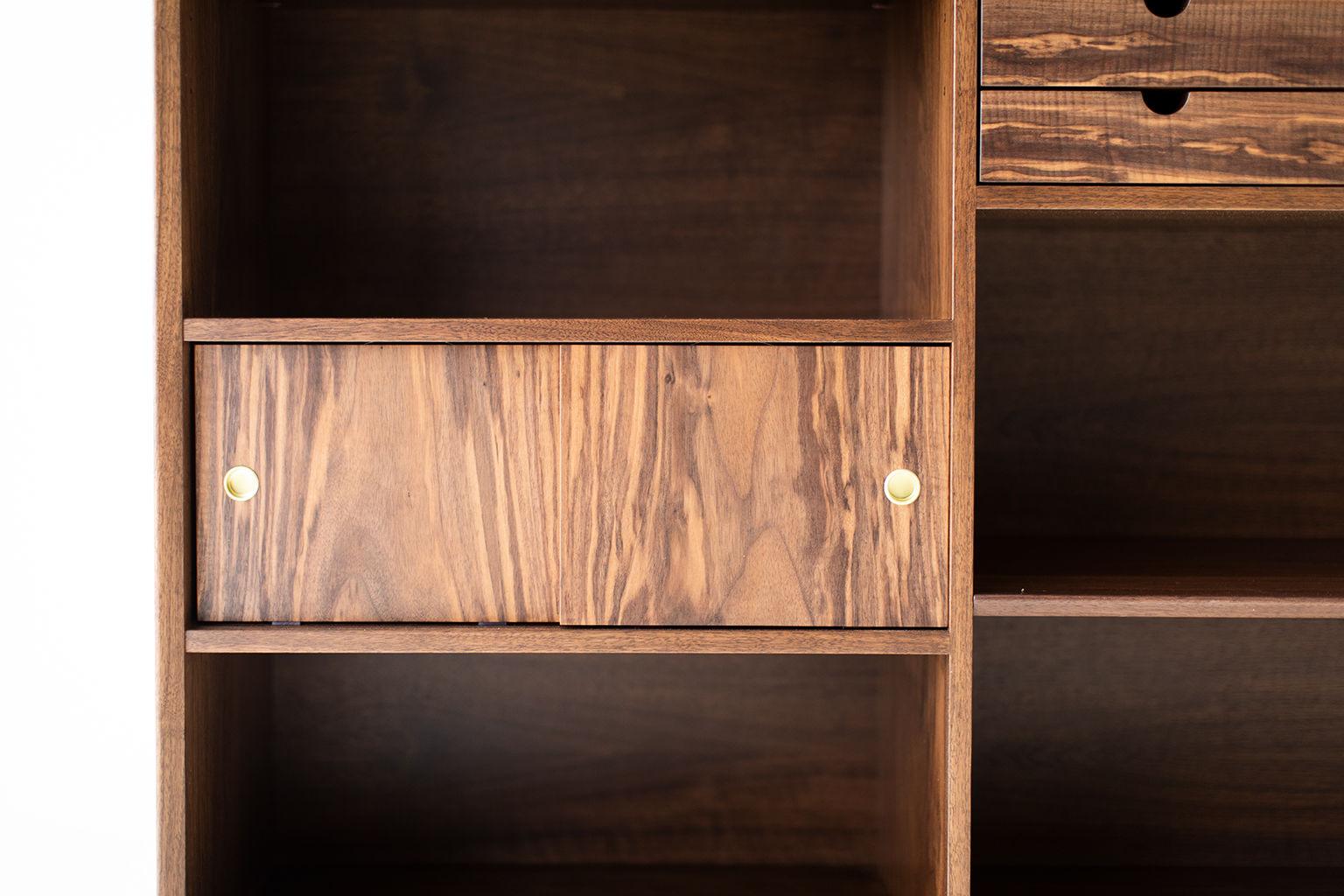 https://a.1stdibscdn.com/modern-bookcase-cabinet-the-peabody-collection-for-sale-picture-3/f_9720/1613514127672/Modern_Bookcase_Cabinet_Peabody_Collection_03_master.jpg