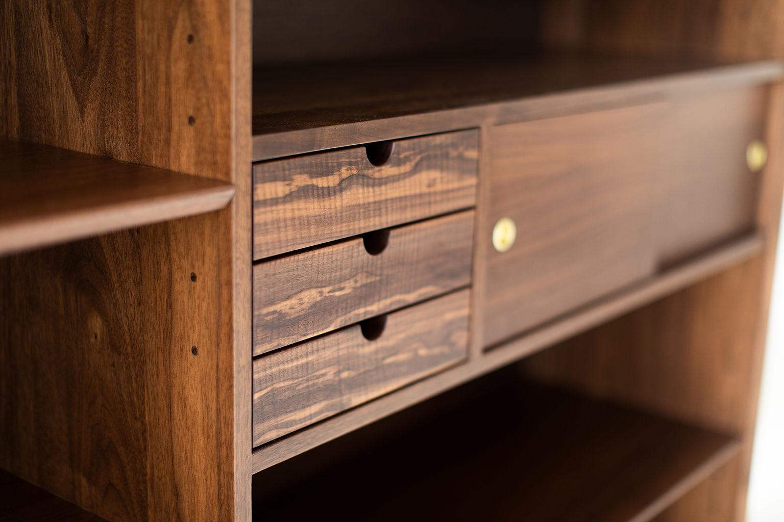 https://a.1stdibscdn.com/modern-bookcase-cabinet-the-peabody-collection-for-sale-picture-4/f_9720/1613514129776/Modern_Bookcase_Cabinet_Peabody_Collection_04_master.jpg