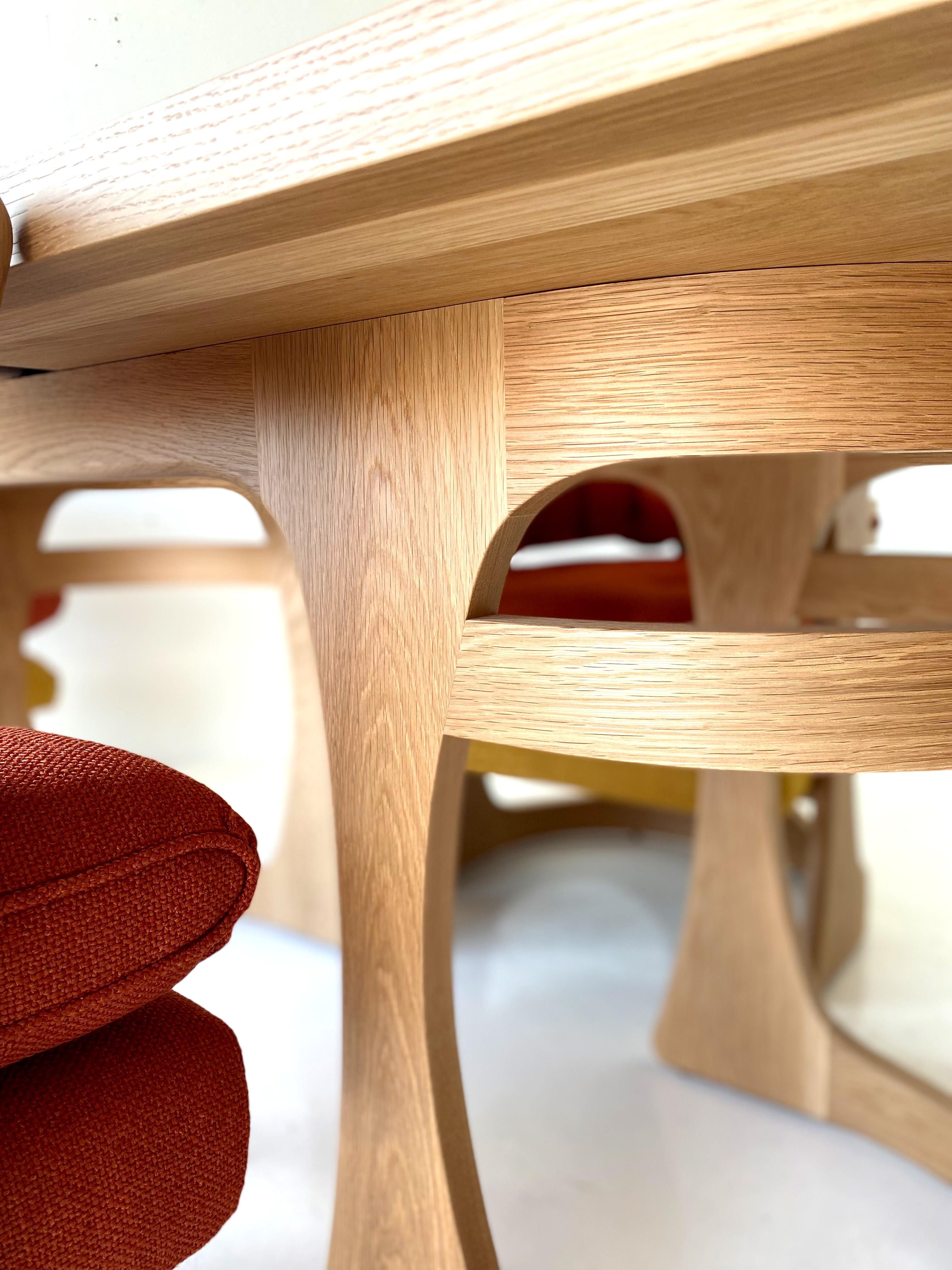 https://a.1stdibscdn.com/modern-oak-dining-table-barricas-series-for-sale-picture-5/f_9720/f_284549021651253084905/Modern_Oak_Dining_Table_Barricas_Series_05_master.jpg