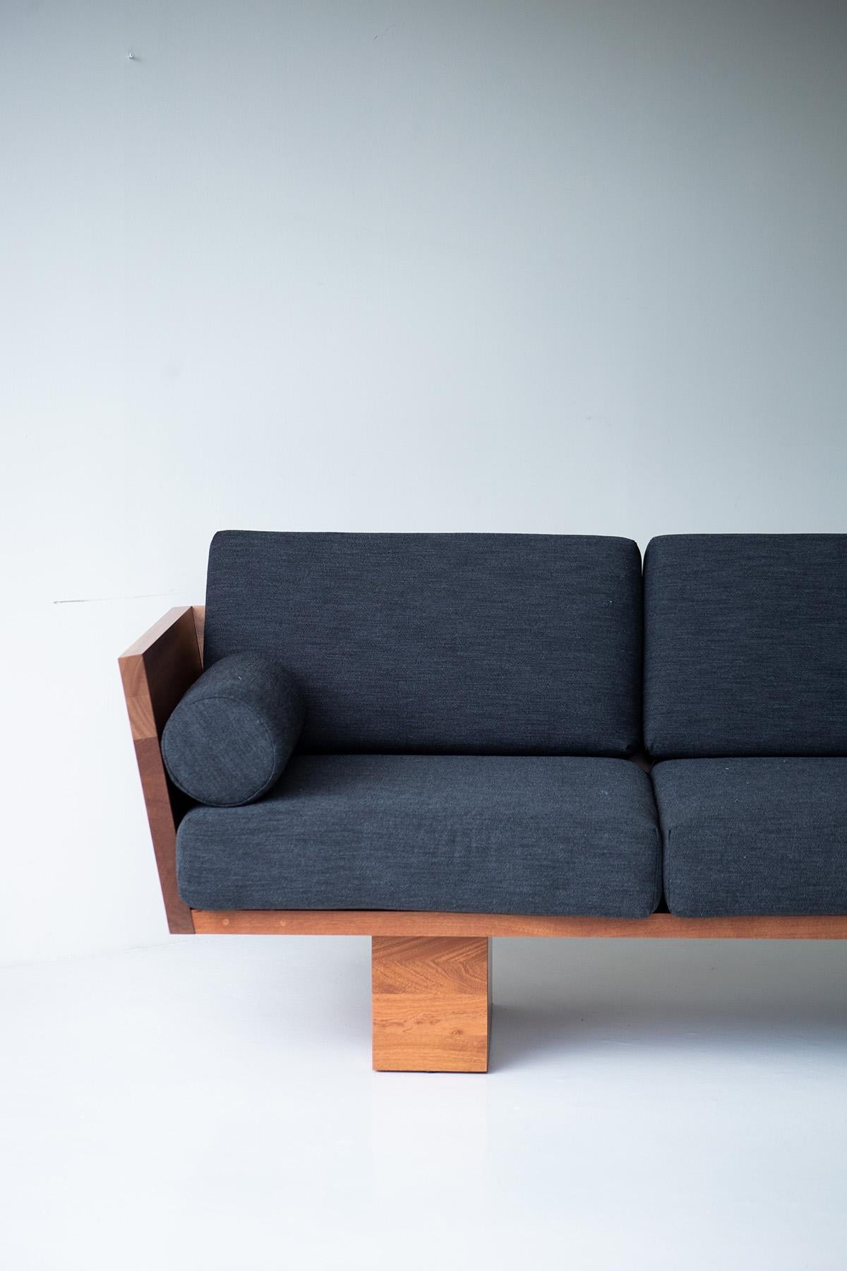 https://a.1stdibscdn.com/modern-patio-furniture-suelo-sofa-in-natural-for-sale-picture-2/f_9720/f_320850521673015559810/Modern_Patio_Furniture_Suelo_Sofa_Natural_02_master.jpg