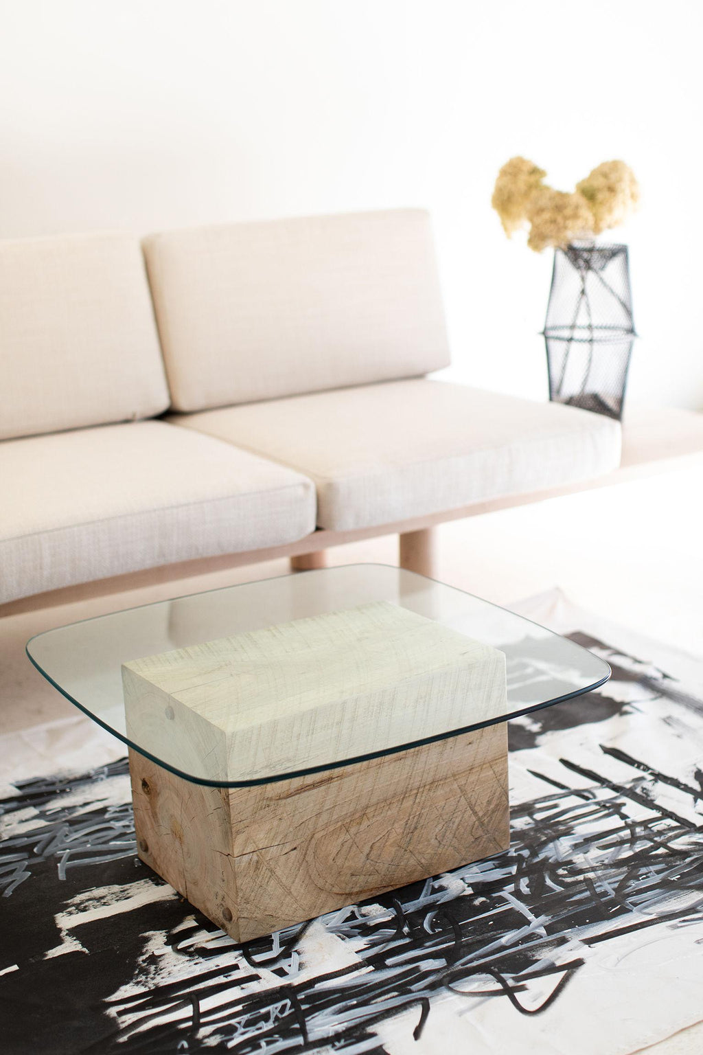 https://a.1stdibscdn.com/modern-suelo-sofa-turned-leg-for-sale-picture-12/f_9720/1614707970907/Modern_Suelo_Sofa_Turned_Leg_12_master.jpg
