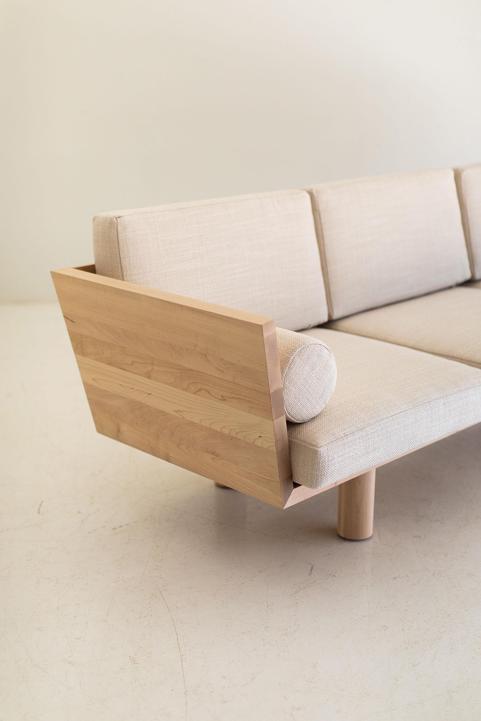 https://a.1stdibscdn.com/modern-suelo-sofa-turned-leg-for-sale-picture-16/f_9720/1614707980039/Modern_Suelo_Sofa_Turned_Leg_16_master.jpg