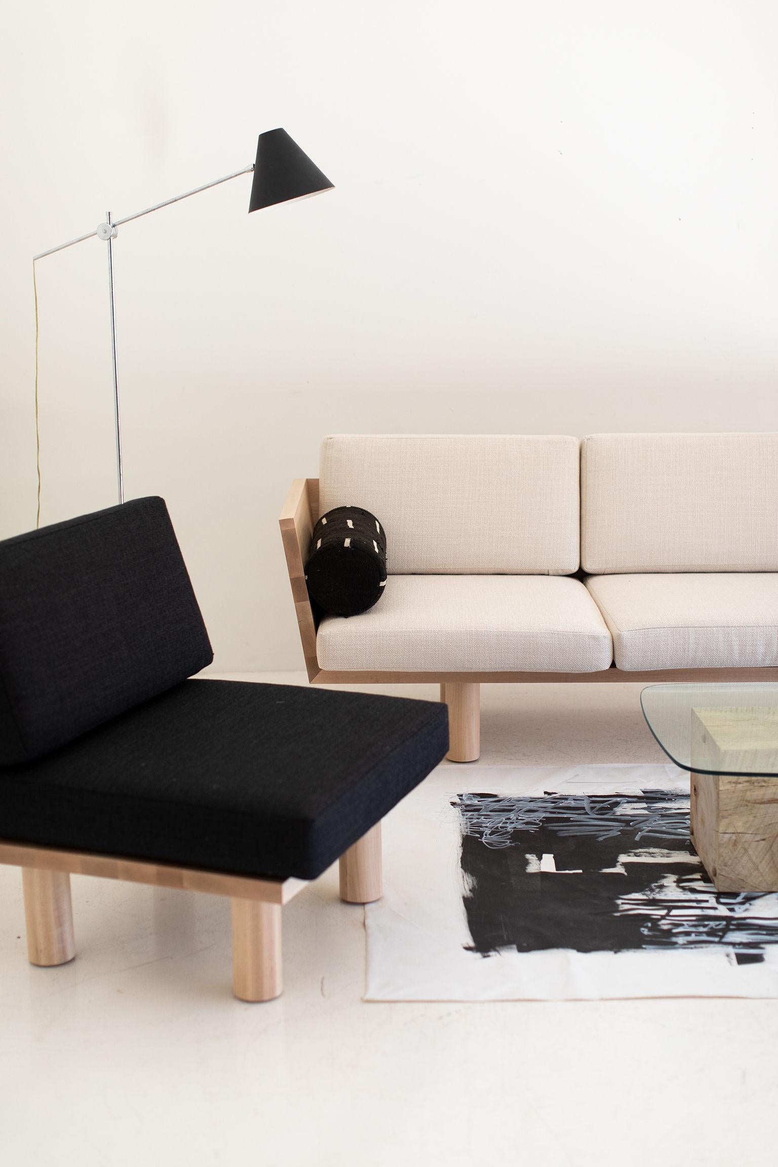 https://a.1stdibscdn.com/modern-suelo-sofa-turned-leg-for-sale-picture-17/f_9720/1614707981173/Modern_Suelo_Sofa_Turned_Leg_17_master.jpg
