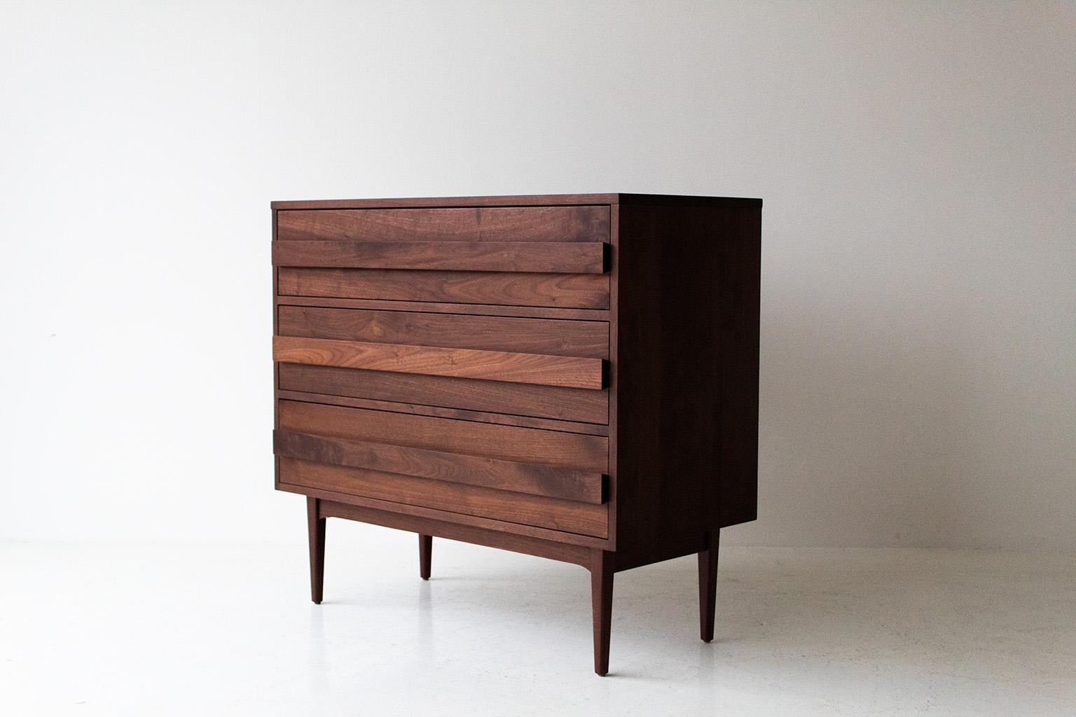 https://a.1stdibscdn.com/modern-walnut-3-drawer-dresser-for-sale-picture-3/f_9720/f_275023721645631275053/Modern_Walnut_3_Drawer_Dresser_03_master.jpg