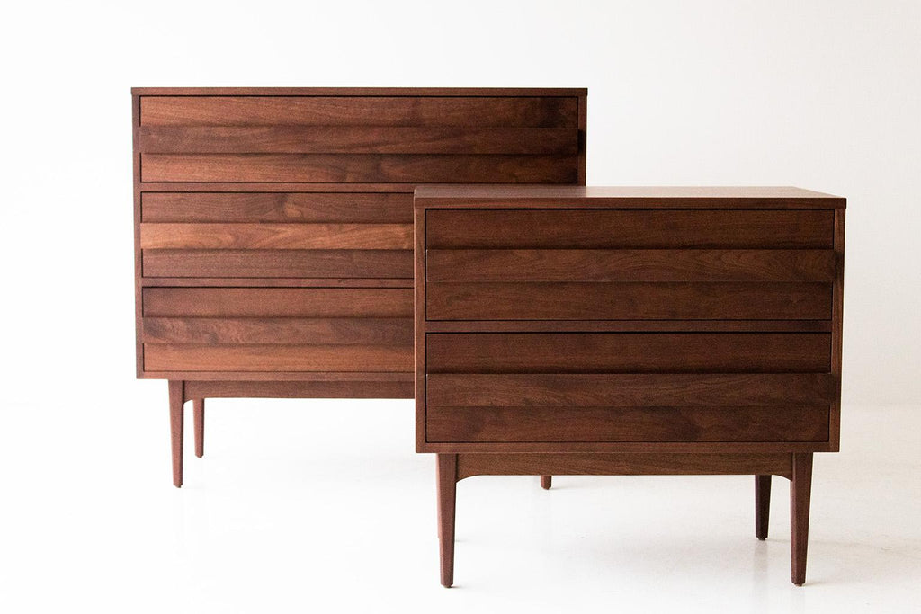 https://a.1stdibscdn.com/modern-walnut-3-drawer-dresser-for-sale-picture-9/f_9720/f_275023721645631275968/Modern_Walnut_3_Drawer_Dresser_09_master.jpg