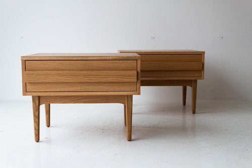 https://a.1stdibscdn.com/modern-white-oak-nightstands-for-sale-picture-2/f_9720/f_267969121641498211855/Modern_White_Oak_Nightstands_02_master.jpg
