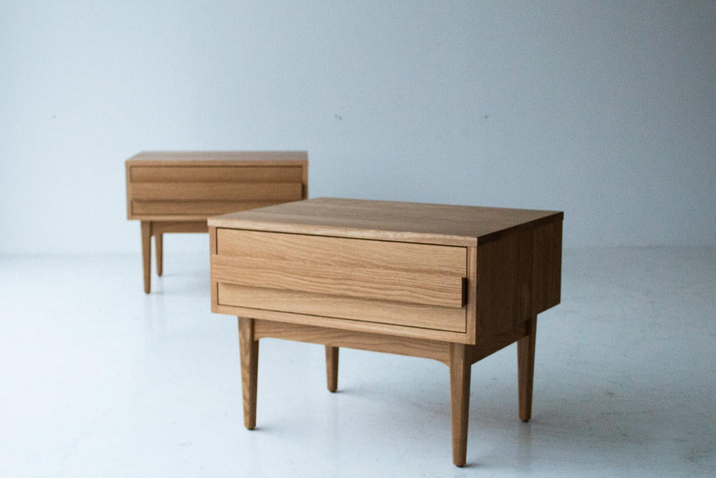 https://a.1stdibscdn.com/modern-white-oak-nightstands-for-sale-picture-3/f_9720/f_267969121641498212155/Modern_White_Oak_Nightstands_03_master.jpg