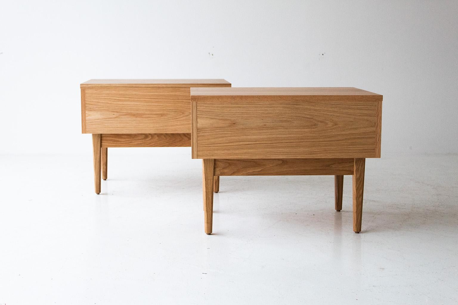 https://a.1stdibscdn.com/modern-white-oak-nightstands-for-sale-picture-6/f_9720/f_267969121641498211341/Modern_White_Oak_Nightstands_06_master.jpg