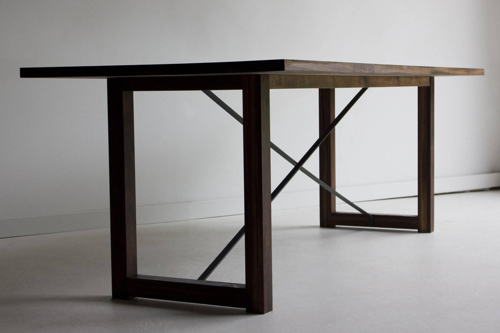 https://a.1stdibscdn.com/archivesE/upload/f_9720/f_92595731512410081872/Modern_Wood_Dining_Table_0116_02_master.jpg