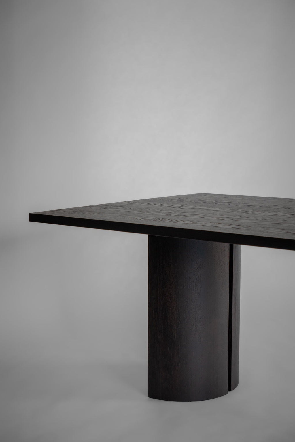 https://a.1stdibscdn.com/architectural-dining-table-aperta-by-mokko-for-sale-picture-16/f_89302/f_449785621752579073283/Mokko_Aperta_Dining_Table_3_Photo_by_Kengo_Arai_master.jpg
