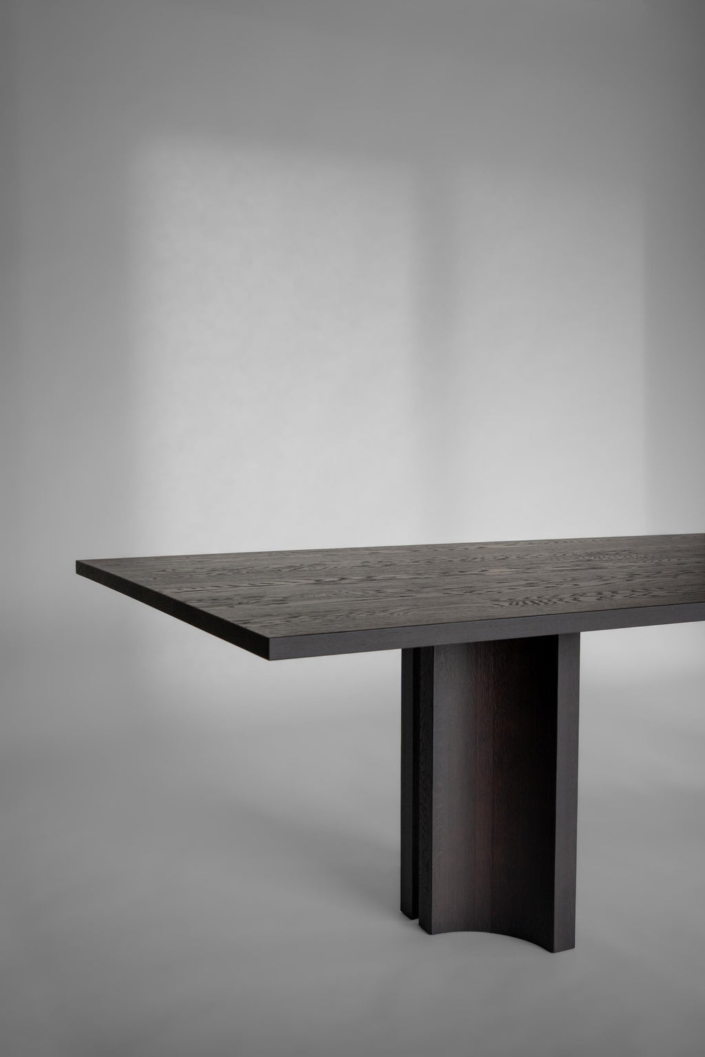 https://a.1stdibscdn.com/architectural-dining-table-aperta-by-mokko-for-sale-picture-3/f_89302/f_449785621752579073196/Mokko_Aperta_Dining_Table_6_Photo_by_Kengo_Arai_master.jpg