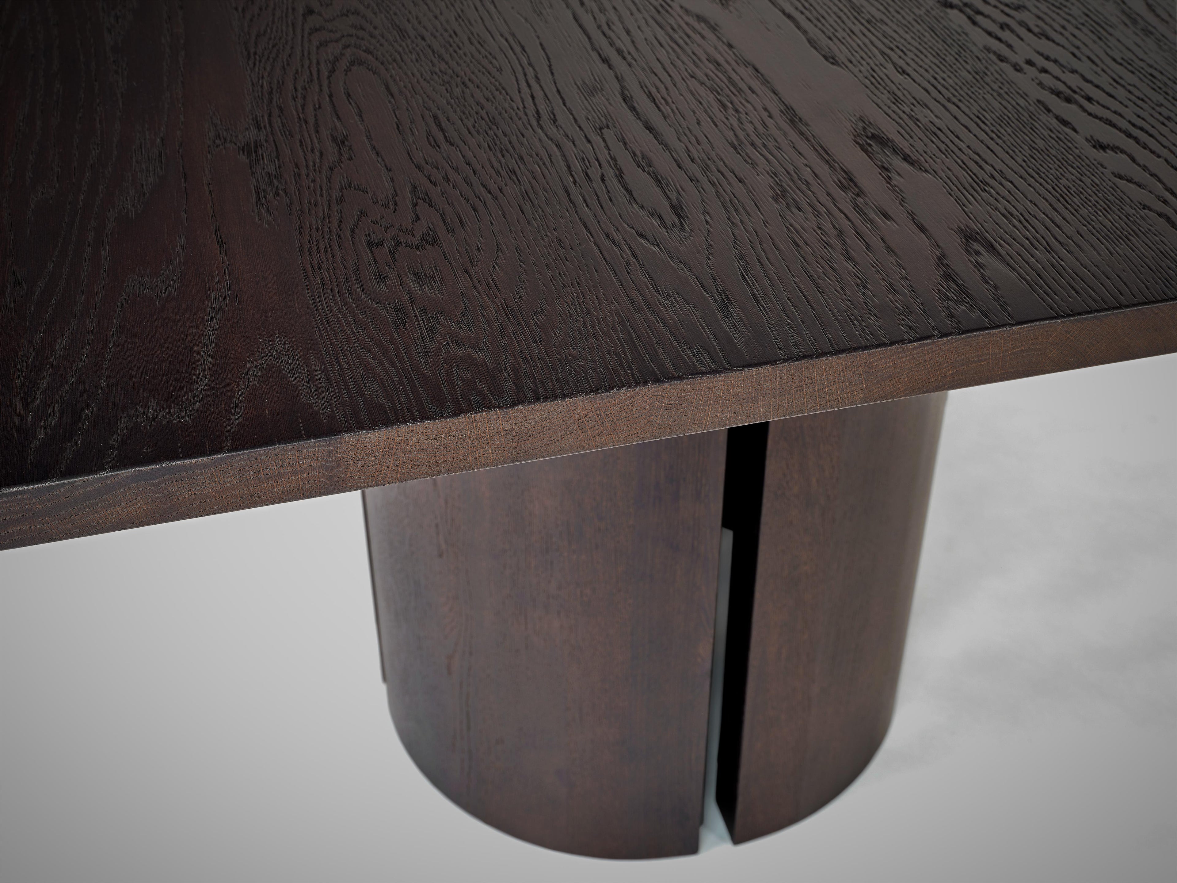 https://a.1stdibscdn.com/large-oval-dining-table-solid-european-oak-aperta-capsule-for-sale-picture-8/f_89302/f_475228521763126685175/Mokko_Aperta_Dining_Table_detail_3_photo_by_Thomas_van_Schaik_1__master.jpg