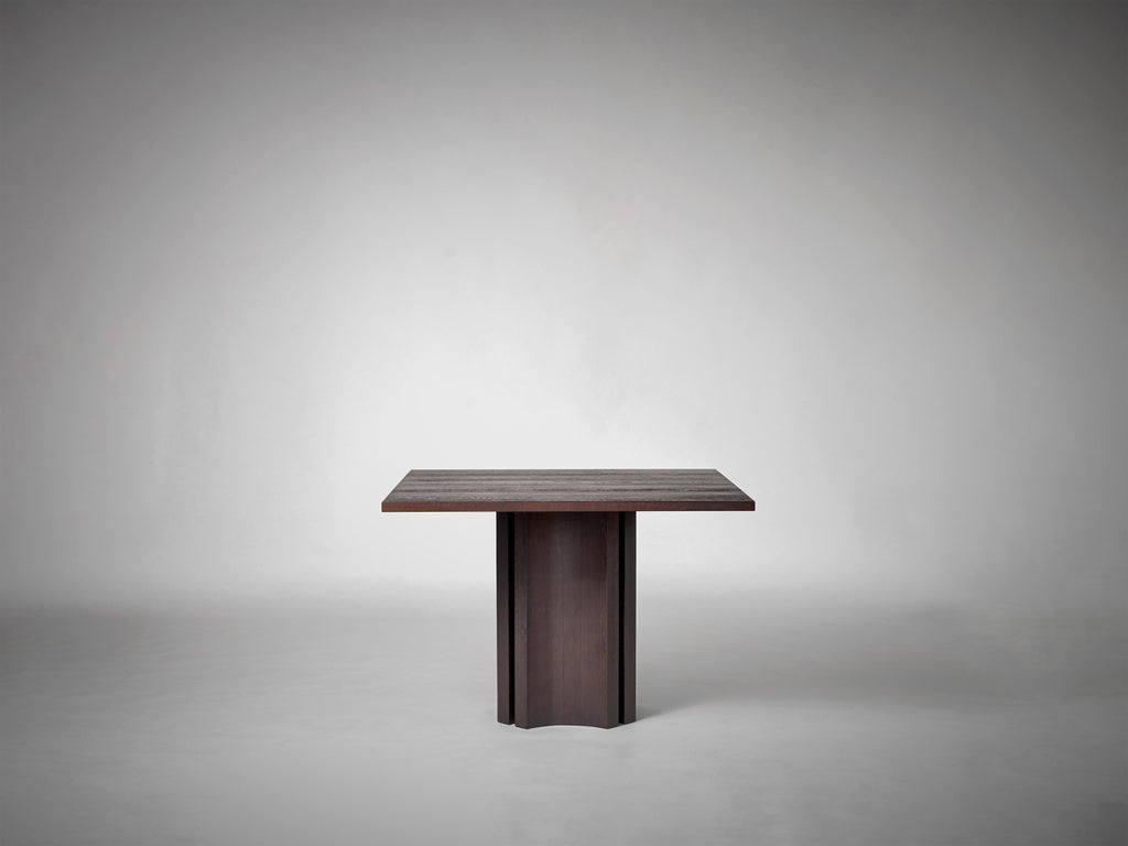 https://a.1stdibscdn.com/square-oak-dining-table-in-solid-dark-brown-european-oak-aperta-by-mokko-for-sale-picture-7/f_89302/f_478982121765213400997/Mokko_Aperta_Square_Table_5_photo_by_Thomas_van_Schaik_master.jpg