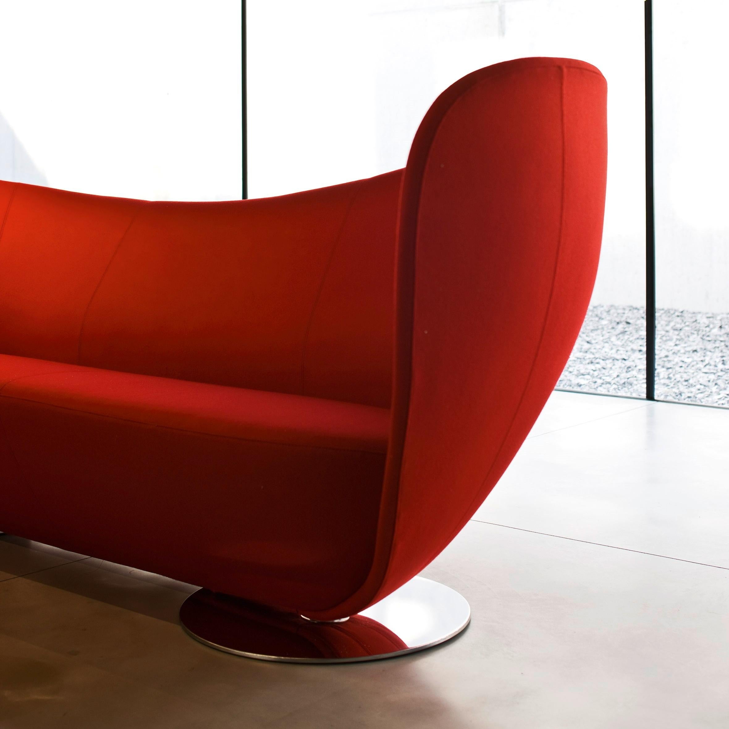 https://a.1stdibscdn.com/contemporary-sofa-characterized-by-flowing-curves-and-metal-base-for-sale-picture-4/f_27693/f_434751521738681653838/Mon_Coeur_gallery_4_66854_master.jpg