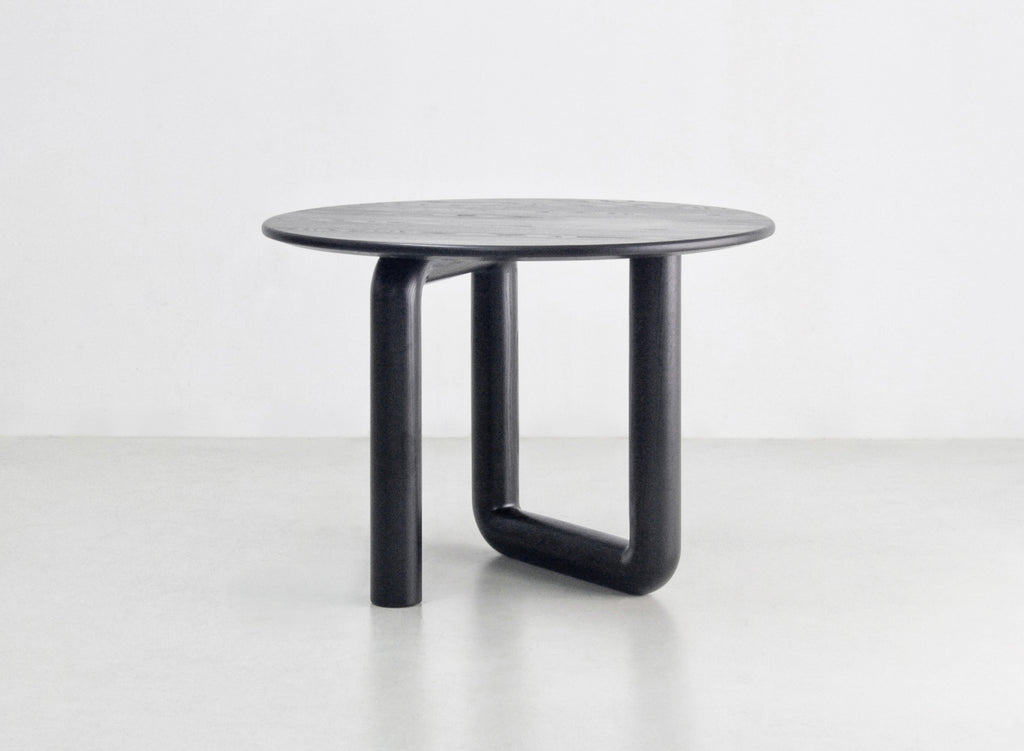 https://a.1stdibscdn.com/round-dining-table-in-ebonized-ash-by-objects-ideas-for-sale-picture-3/f_37133/1589161159545/Mono_Table_3_master.jpg