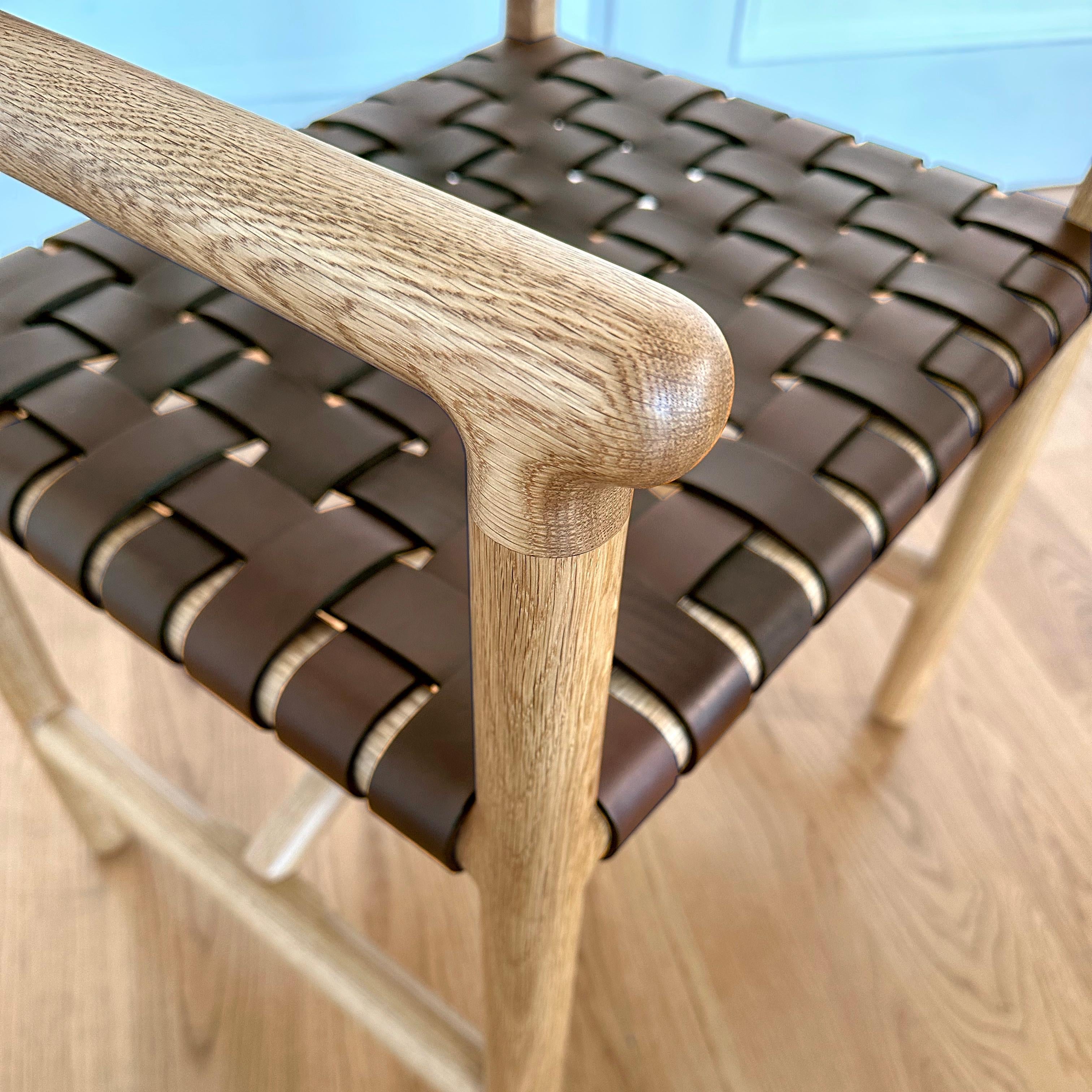 https://a.1stdibscdn.com/montgomery-modern-oak-and-leather-arm-chair-and-office-chair-by-crump-and-kwash-for-sale-picture-4/f_25303/f_323804721674516149432/MontgomeryArmChairWOHICK3_master.jpg