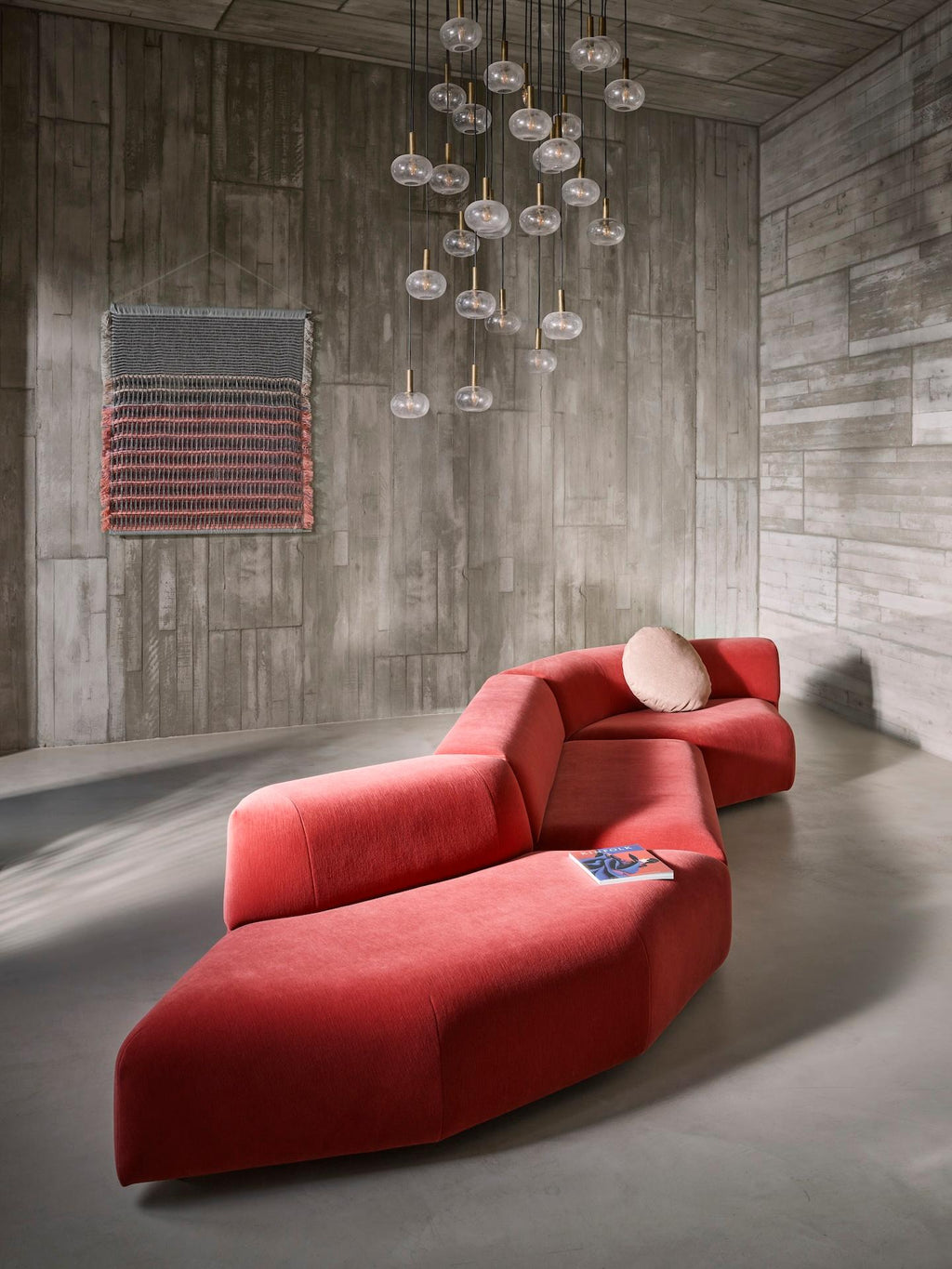 https://a.1stdibscdn.com/customizable-montis-aztec-sofa-by-gerard-van-den-berg-for-sale-picture-6/f_44652/f_419806321729541119106/Montis_Haarlem_JvdS_AztecXL_gentle_2573_2132622_HR_master.jpeg