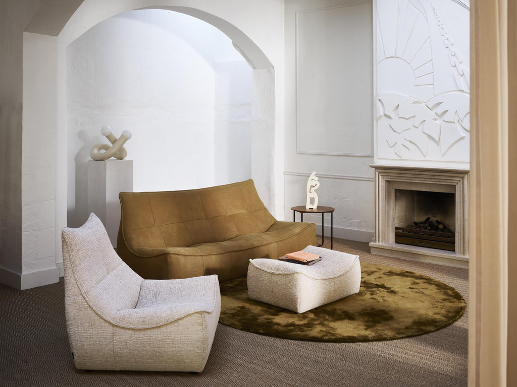 https://a.1stdibscdn.com/customizable-montis-florence-3-seater-sofa-by-gerard-van-den-berg-for-sale-picture-2/f_44652/f_417211721727814172650/Montis_Ijmuiden_JeroenvdSpek_Florence_Novara_mustard_Aldo19_174_HR_master.jpeg