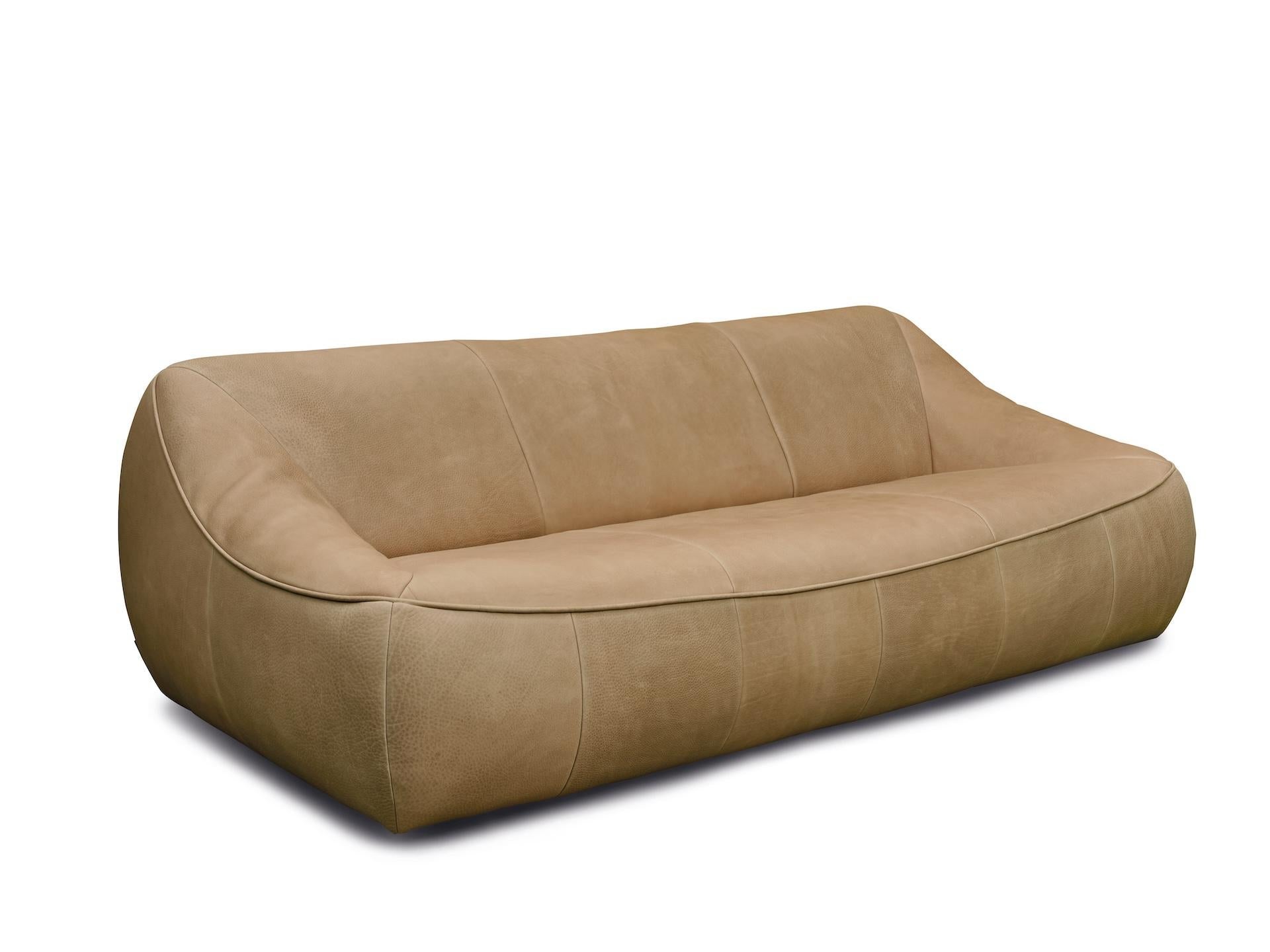 https://a.1stdibscdn.com/customizable-montis-ringo-sofa-by-gerard-van-den-berg-for-sale-picture-5/f_44652/f_417205921727811082850/Montis_Ringo_3s_gusto_pergament_semi_frontHR_master.jpeg
