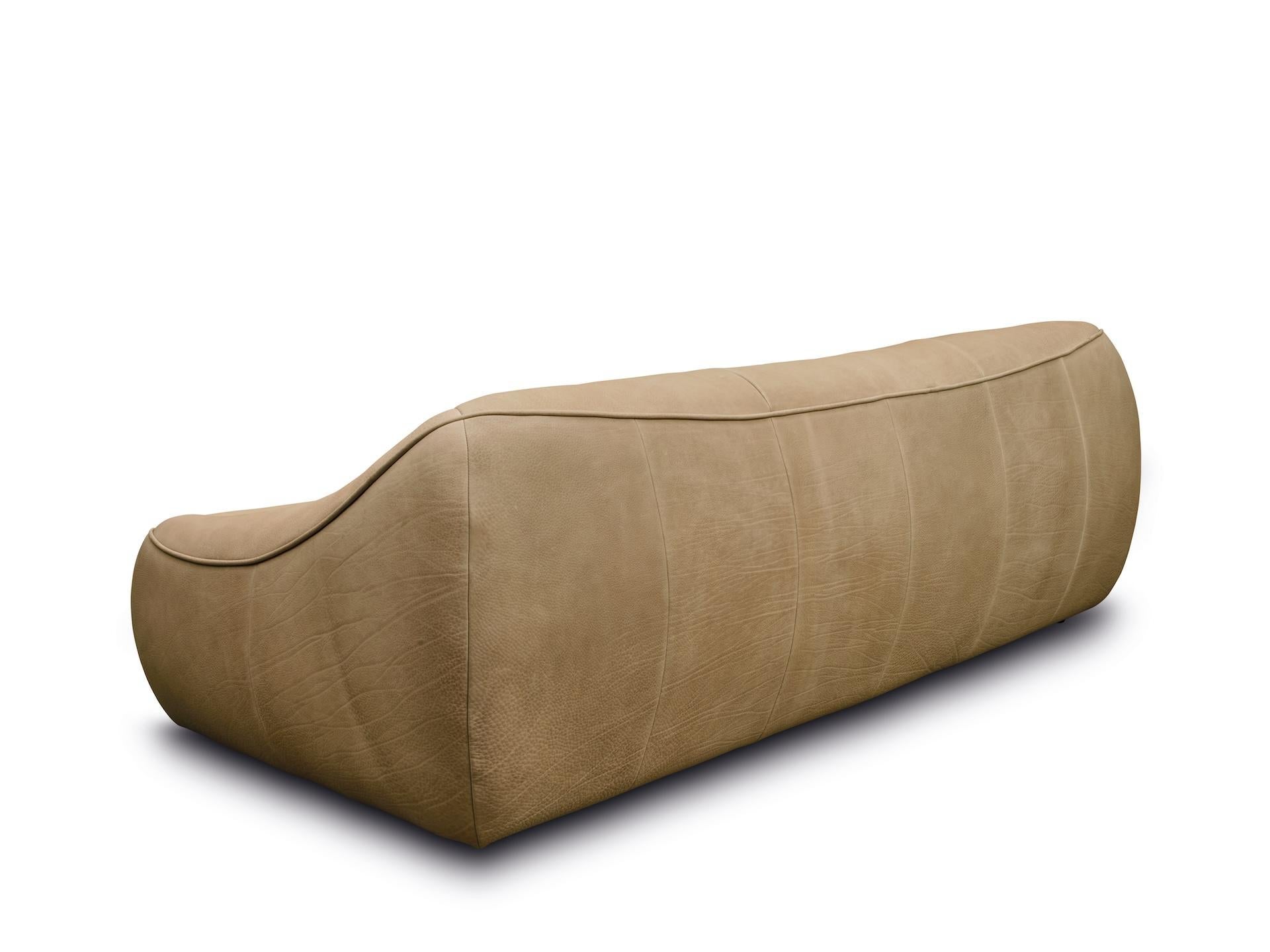 https://a.1stdibscdn.com/customizable-montis-ringo-sofa-by-gerard-van-den-berg-for-sale-picture-6/f_44652/f_417205921727811083566/Montis_Ringo_3s_gusto_pergament_side_backHR_master.jpeg