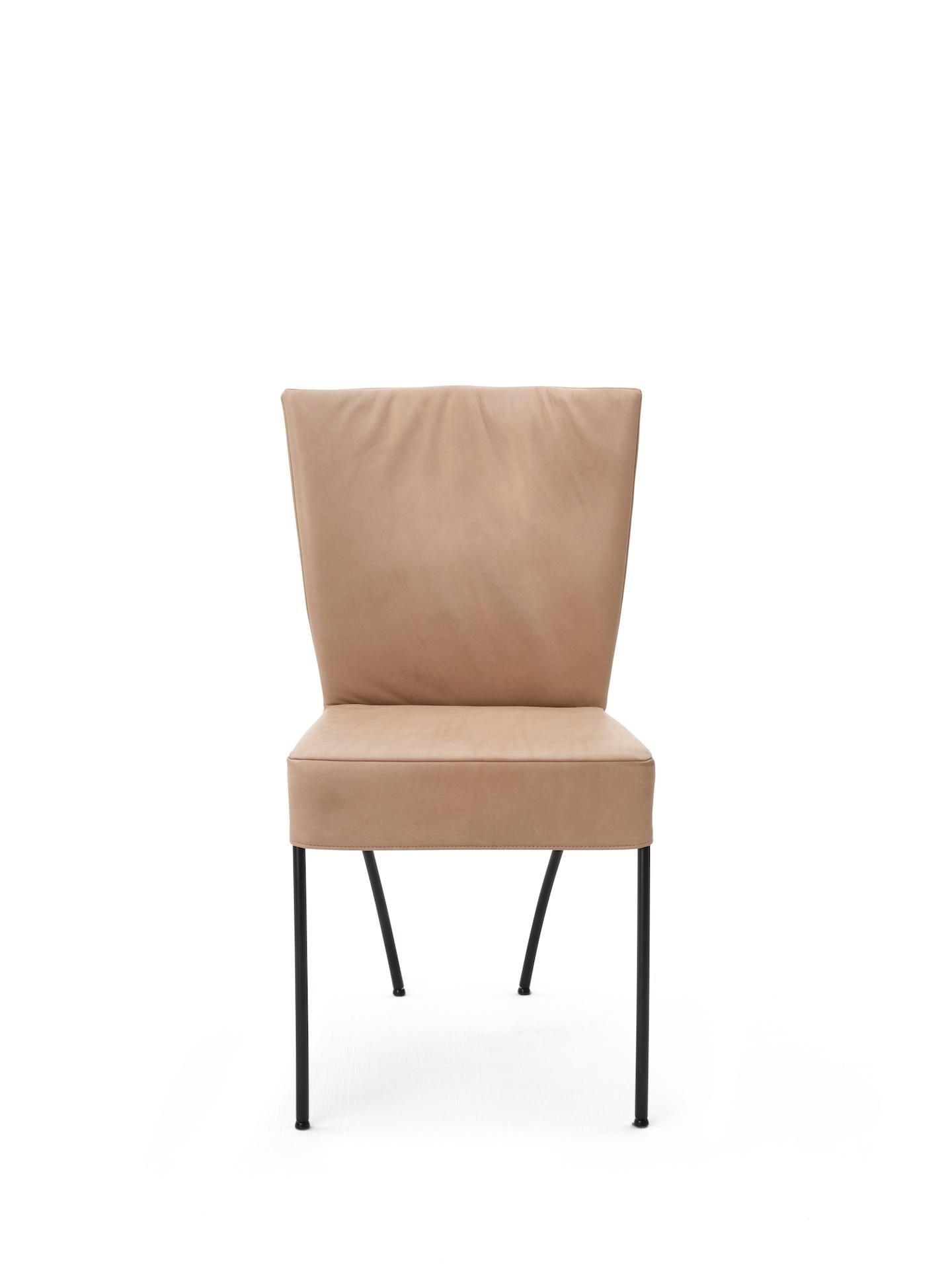 https://a.1stdibscdn.com/customizable-montis-spica-s-chair-by-gijs-papavoine-for-sale-picture-6/f_44652/f_423170221731619104065/Montis_Spica_front_0525_master.jpeg