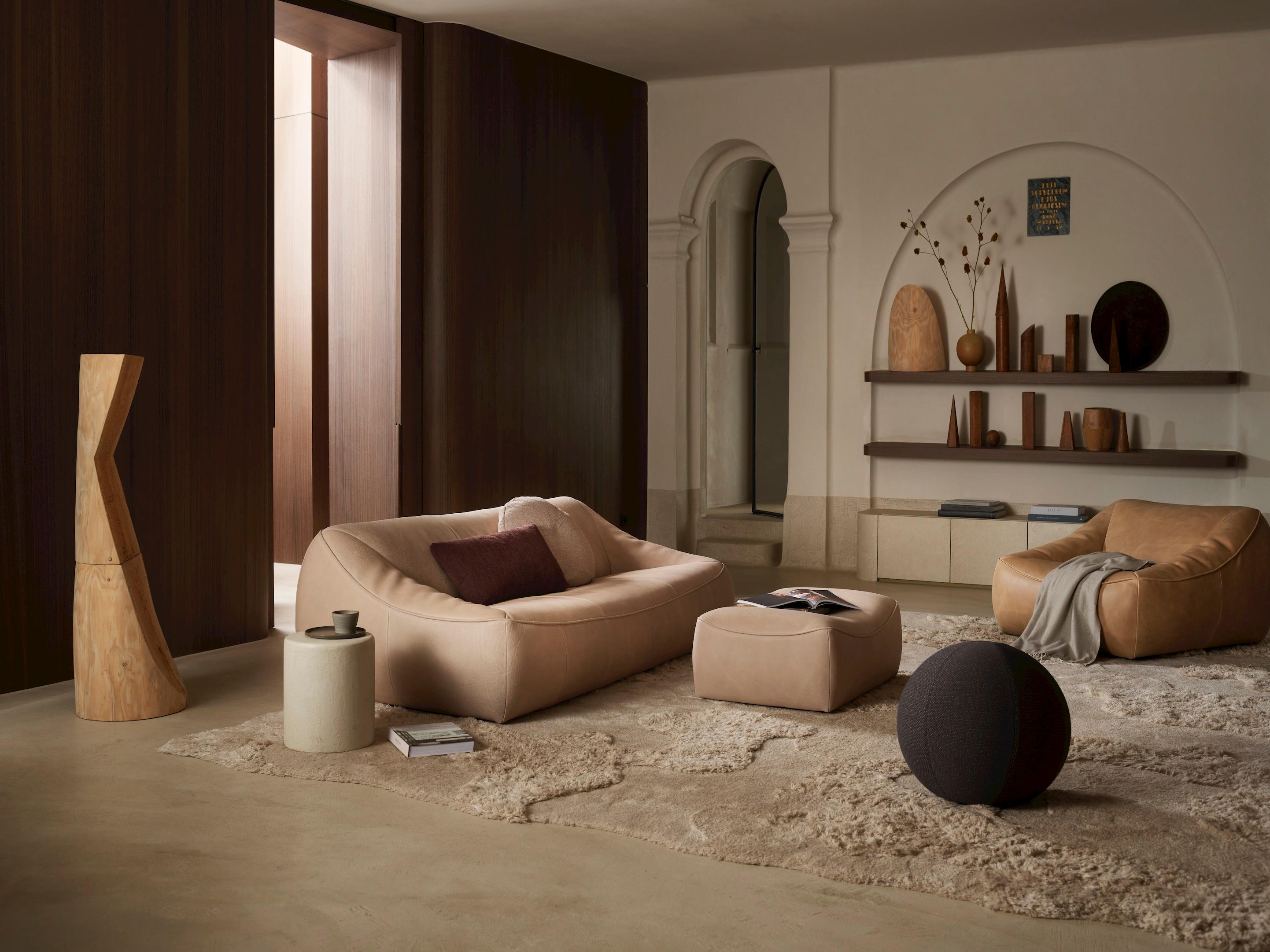 https://a.1stdibscdn.com/customizable-montis-ringo-sofa-by-gerard-van-den-berg-for-sale-picture-4/f_44652/f_417205921727811219588/Montis_Turnhout_58440_Ringo3z_pergament_Fauteuil_sand_HR_master.jpeg