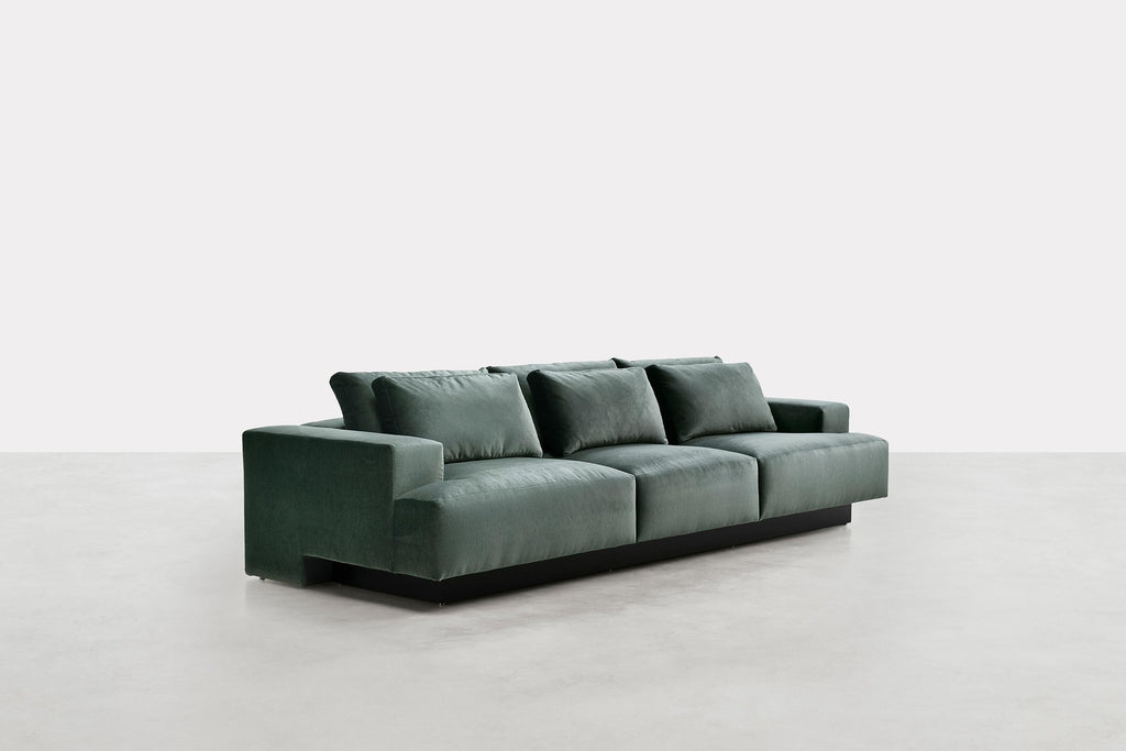 https://a.1stdibscdn.com/lambert-square-soft-sofa-in-fabric-dainelli-studio-for-somaschini-italy-for-sale-picture-2/f_97422/f_400785721717752742468/Morrison_sofa_3_4_new_master.jpg