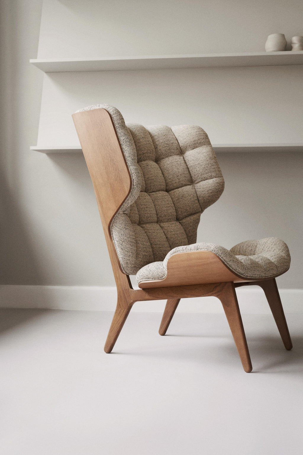 https://a.1stdibscdn.com/contemporary-set-mammoth-chair-ottoman-light-smoked-oak-fame-for-sale-picture-13/f_31233/f_337420621681199524236/Morten_Bentzon_230125_NORR1159811_master.jpg
