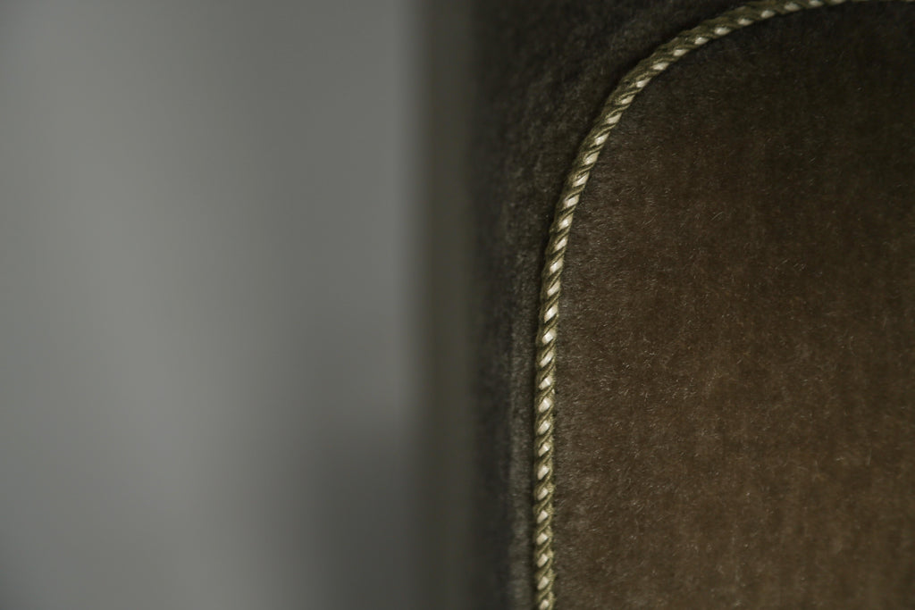 https://a.1stdibscdn.com/pair-of-curved-arm-club-chairs-upholstered-in-pure-mohair-for-sale-picture-13/f_22593/f_467572821758551331437/Moss_Green_Mohair_Curve_Arm_9_25_7_master.jpeg