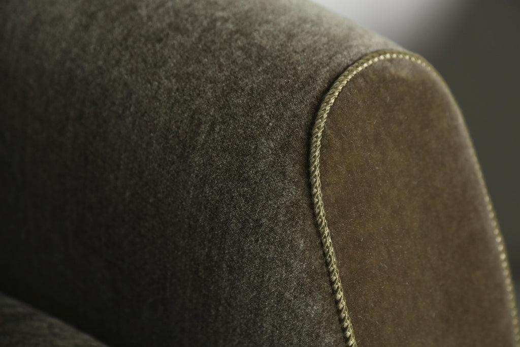 https://a.1stdibscdn.com/pair-of-curved-arm-club-chairs-upholstered-in-pure-mohair-for-sale-picture-7/f_22593/f_467572821758551303375/Moss_Green_Mohair_Curve_Arm_9_25_8_master.jpeg