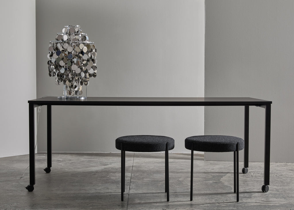 https://a.1stdibscdn.com/panton-move-dining-table-in-black-by-verner-panton-for-sale-picture-2/12330573/f_144075411555480758339/Move_black_1_master.jpg