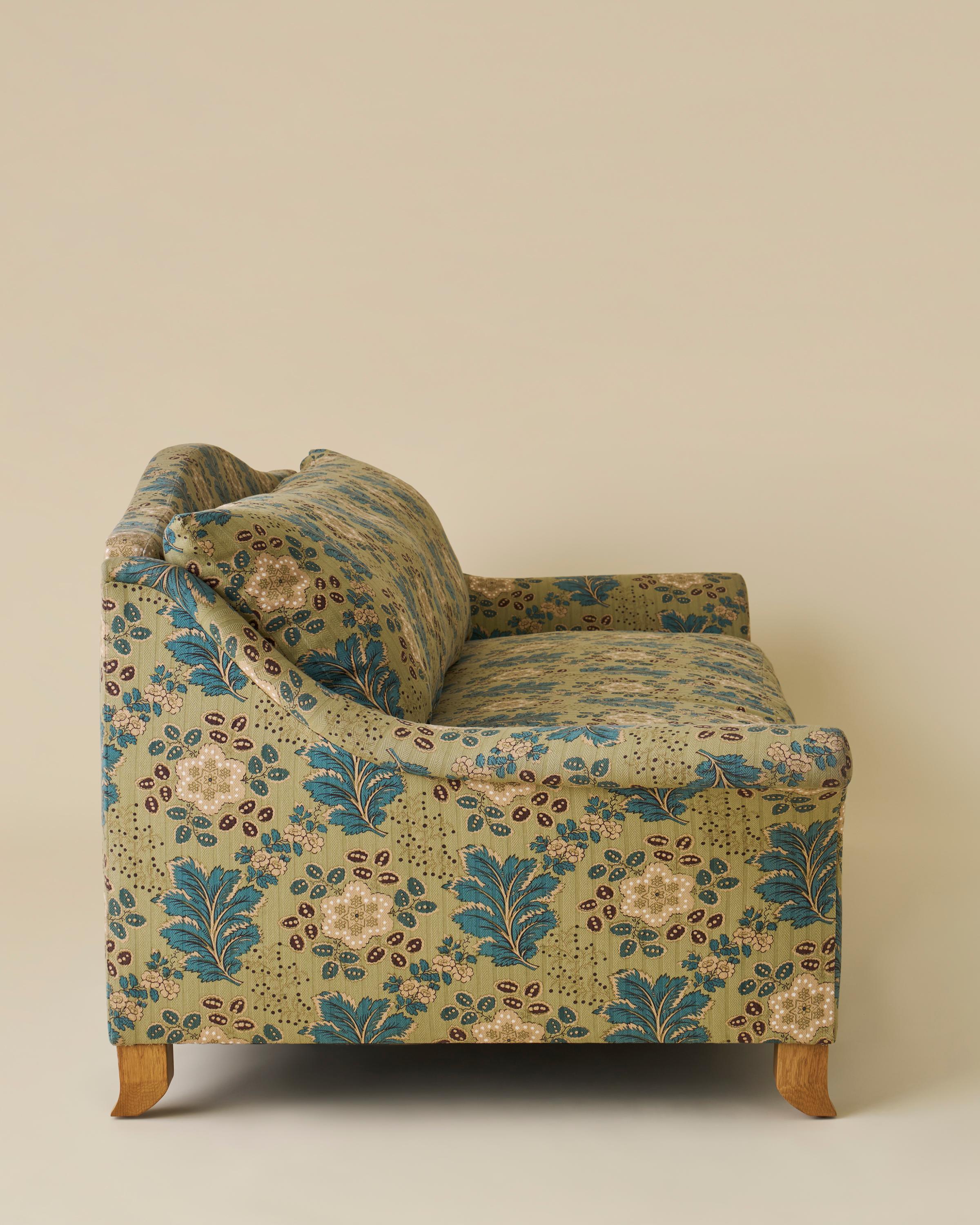 https://a.1stdibscdn.com/mulberry-sofa-in-jasper-ondine-teal-for-sale-picture-3/f_91342/f_443779521743779299953/Mulberry_Sofa_Ondine_Teal_Right_068_V2_master.jpg