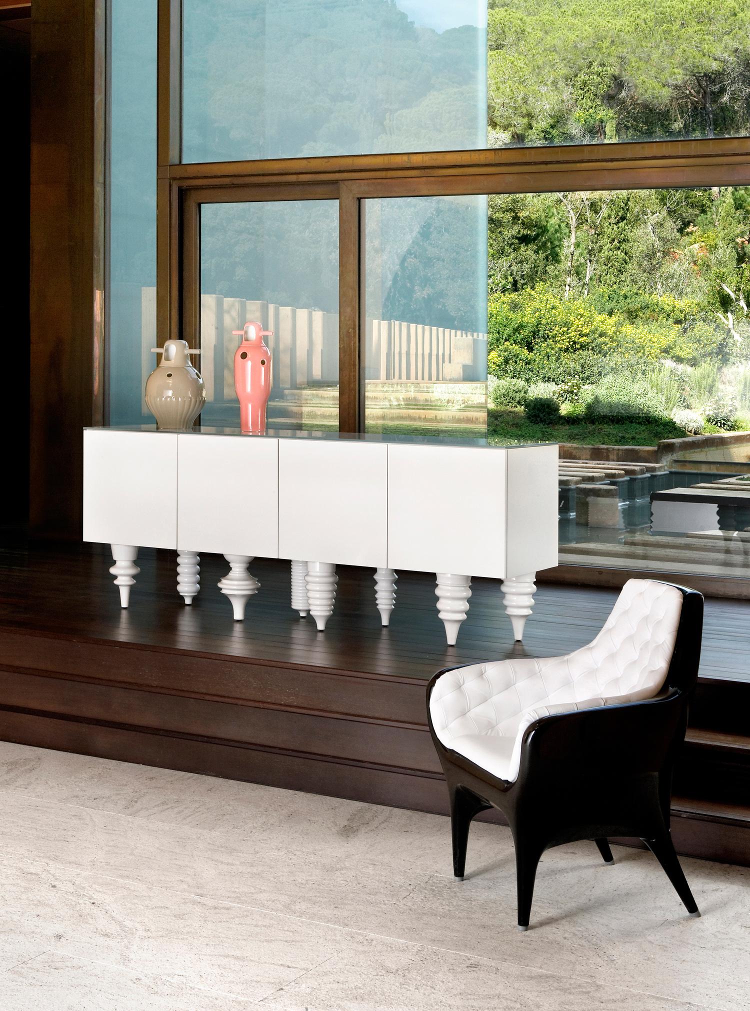 https://a.1stdibscdn.com/jaime-hayon-contemporary-white-poltrona-single-for-sale-picture-5/f_14272/f_312204621667926606135/Multileg_and_Poltrona_Singl_master.jpg