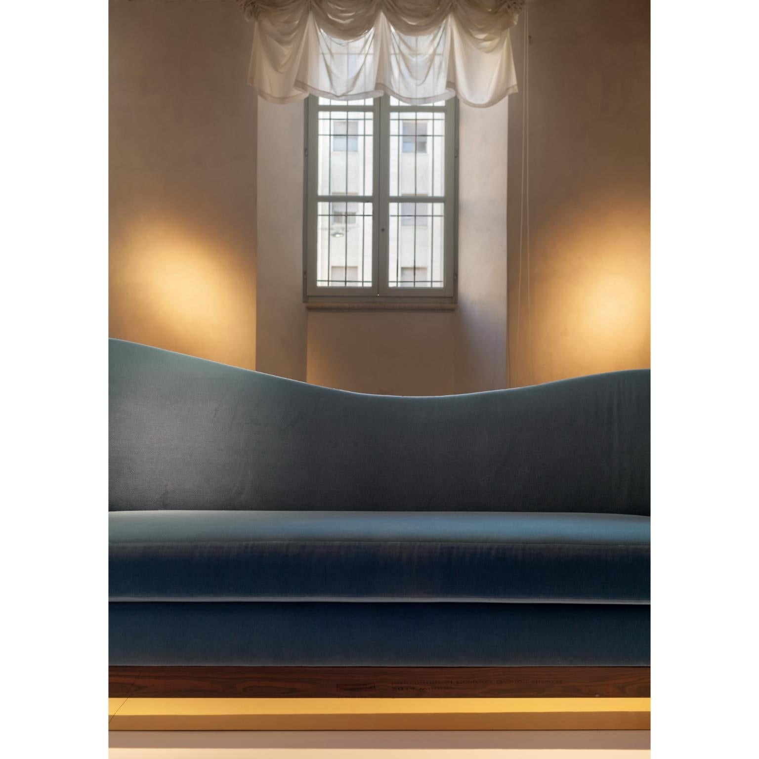 https://a.1stdibscdn.com/hughes-240-sofa-by-munna-for-sale-picture-2/f_12192/f_436194421739470865821/Munna_10_Year_Anniversary_MilanDesignWeek_4__master.jpg