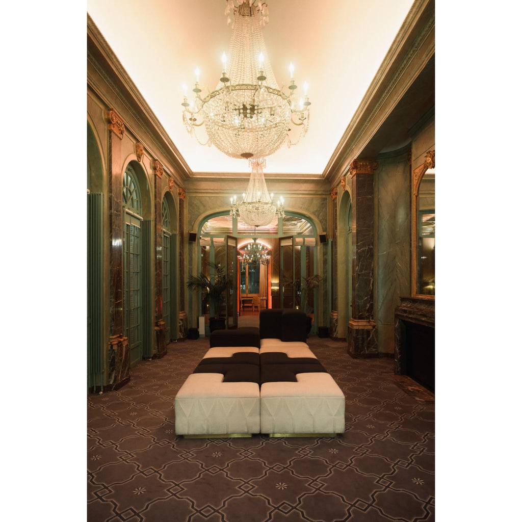 https://a.1stdibscdn.com/yin-yang-modular-sofa-by-munna-for-sale-picture-3/f_12192/f_436325921739553728962/Munna_The_time_is_now_Event_LaGalerieBourbon_Paris_7__master.jpg