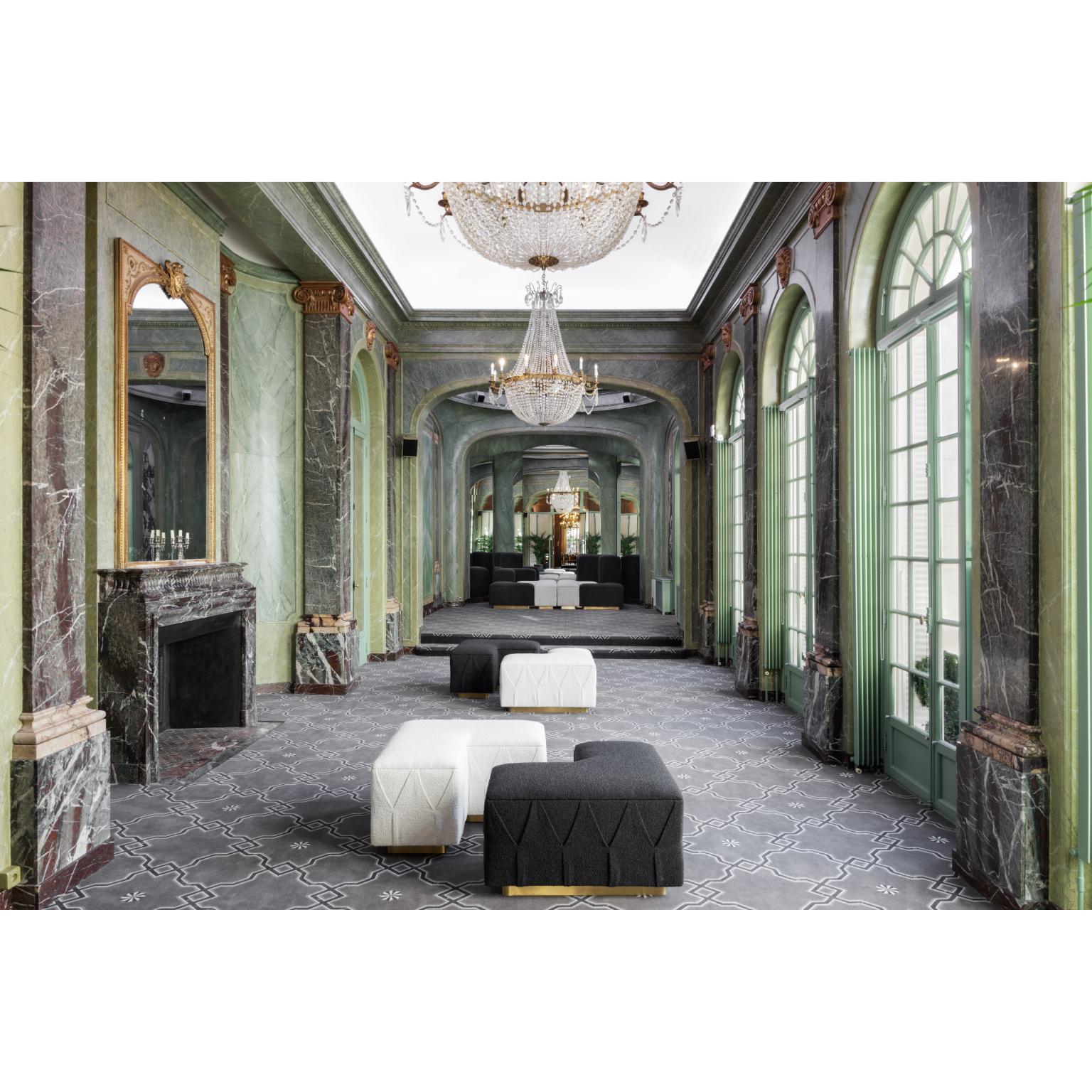 https://a.1stdibscdn.com/yin-yang-modular-sofa-by-munna-for-sale-picture-5/f_12192/f_436325921739553729064/Munna_Yin_Yang_Sofa_LaGalerieBourbon_Paris_3__master.jpg