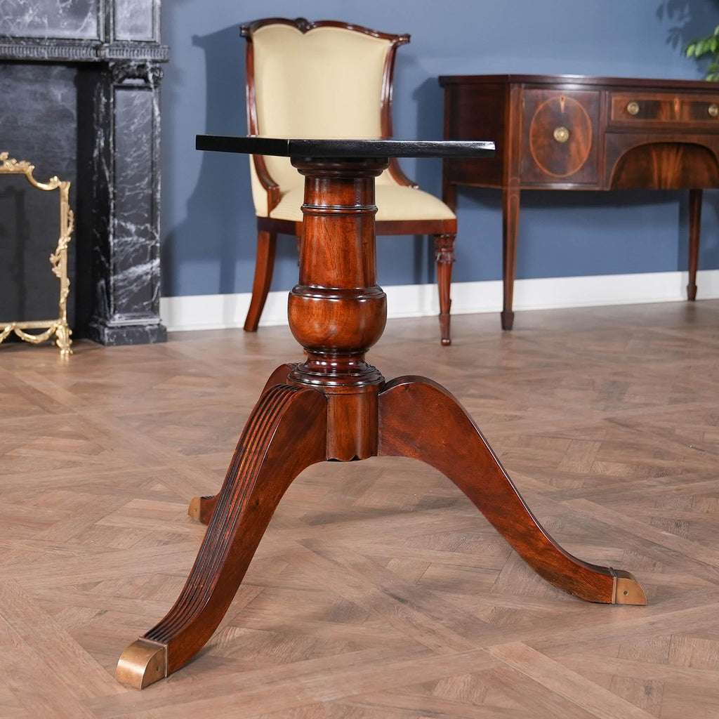 https://a.1stdibscdn.com/english-style-mahogany-dining-table-for-sale-picture-11/f_85472/f_488752721771425263427/NCMP103_6_master.jpg