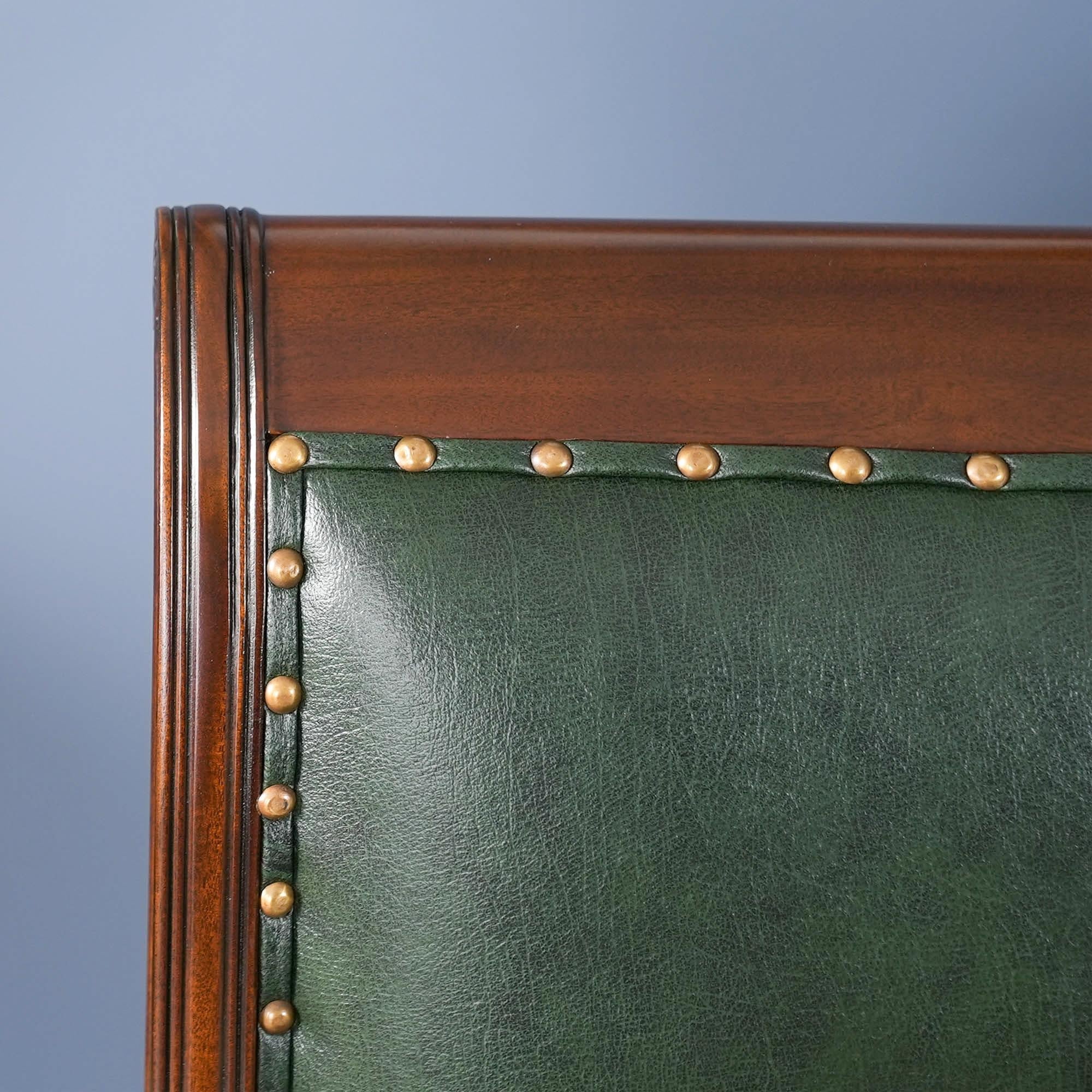 https://a.1stdibscdn.com/regency-green-leather-arm-chair-for-sale-picture-7/f_85472/f_433403821737993774387/NDRAC054_GRN_6_master.jpg