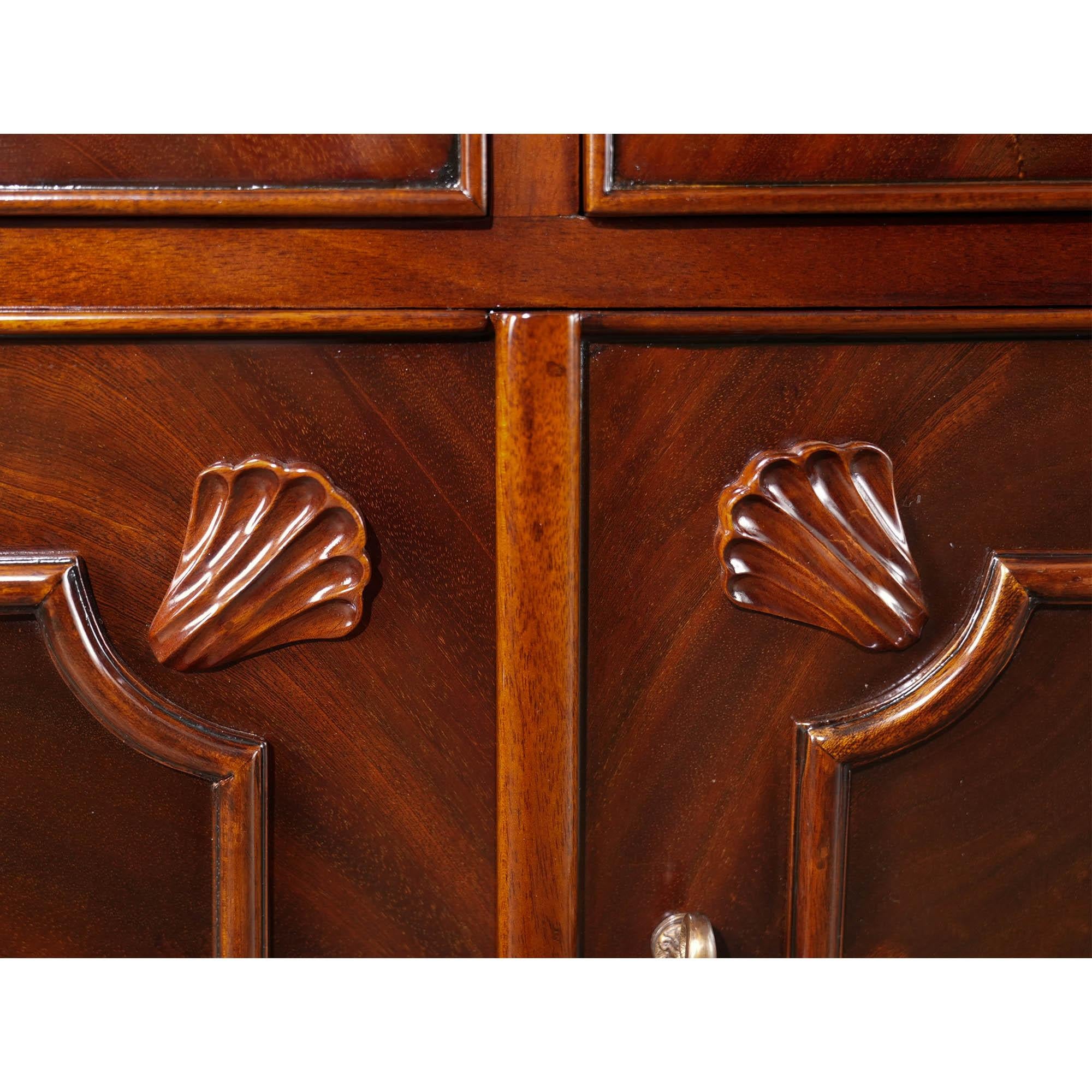 https://a.1stdibscdn.com/chippendale-mahogany-breakfront-for-sale-picture-18/f_85472/f_344149721703011950544/NDRC013_19_master.jpg