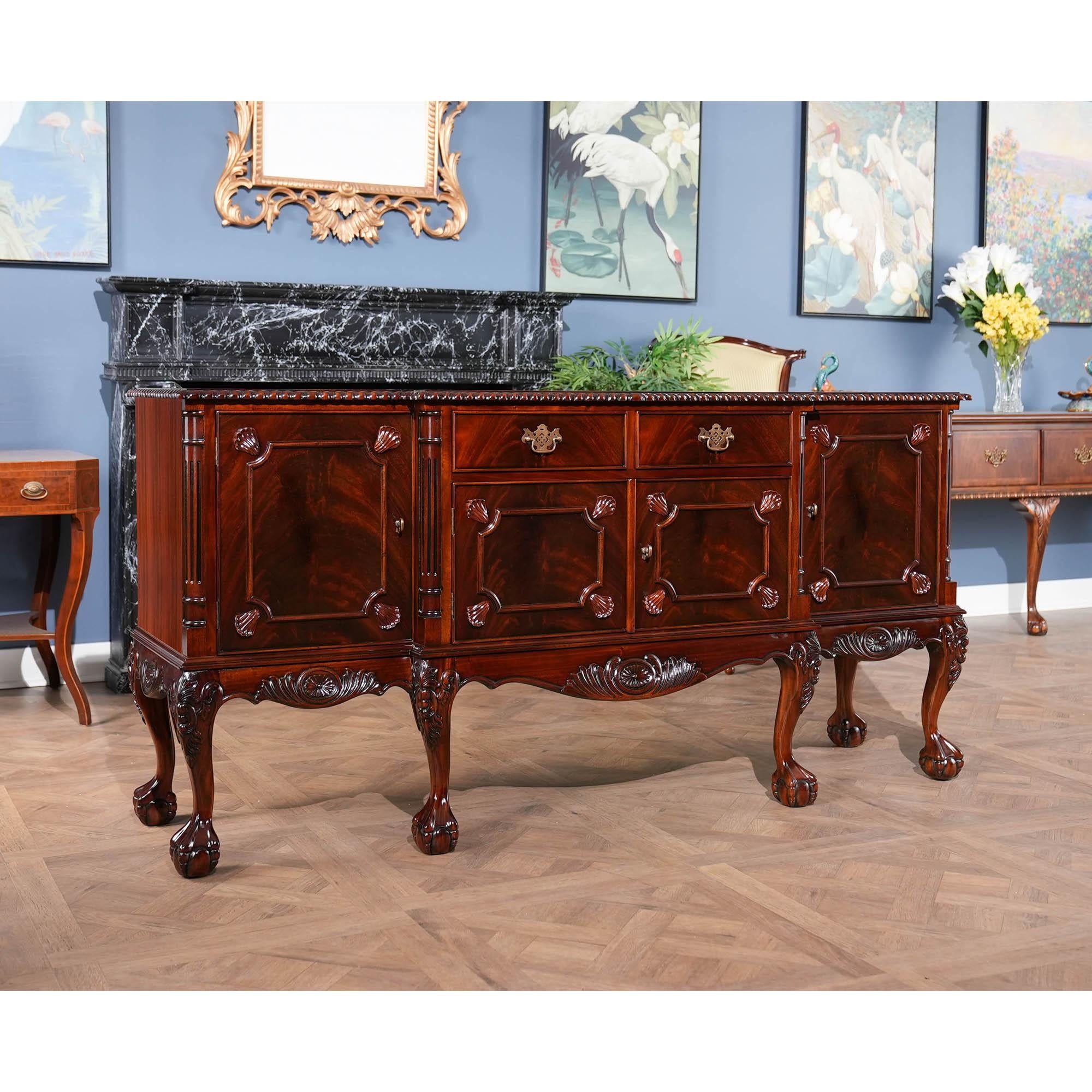 https://a.1stdibscdn.com/chippendale-mahogany-breakfront-for-sale-picture-2/f_85472/f_344149721703011873058/NDRC013_2_master.jpg