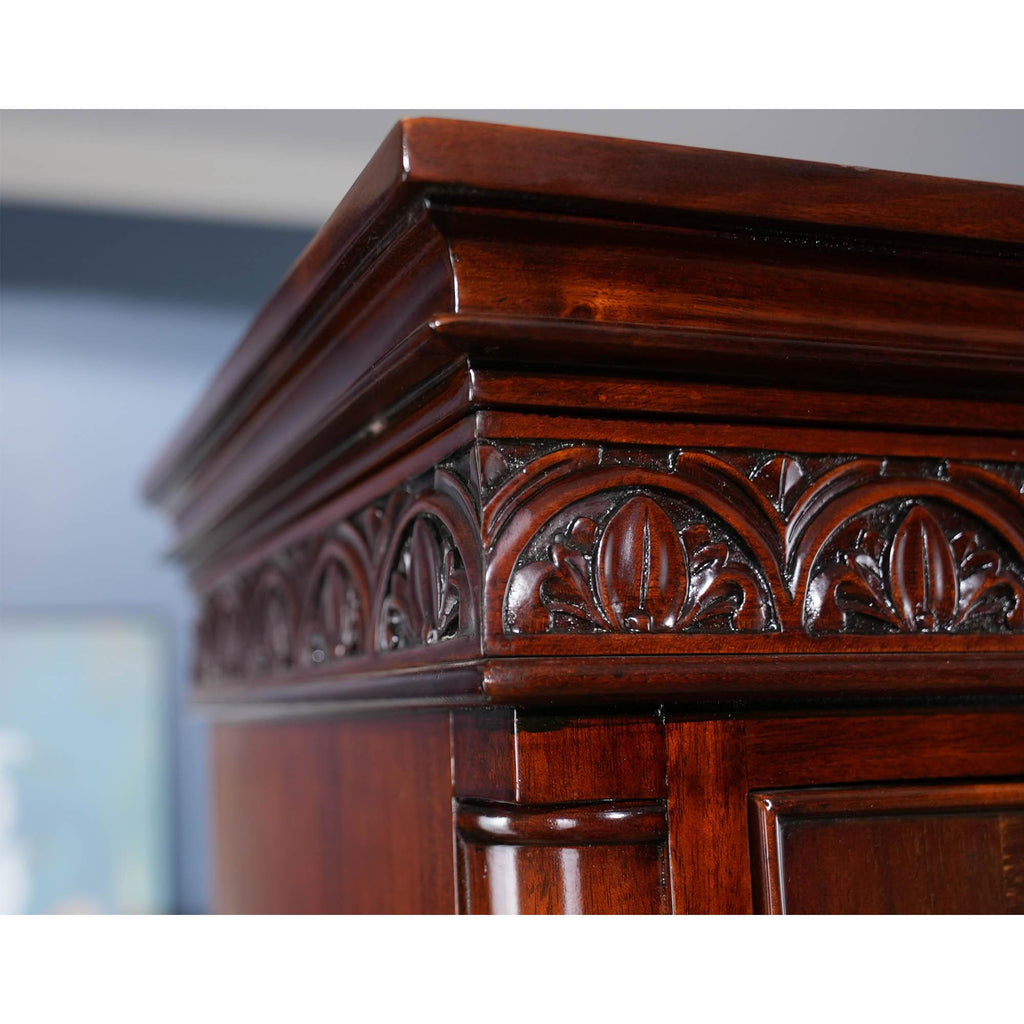 https://a.1stdibscdn.com/chippendale-mahogany-breakfront-for-sale-picture-7/f_85472/f_344149721703011872341/NDRC013_8_master.jpg